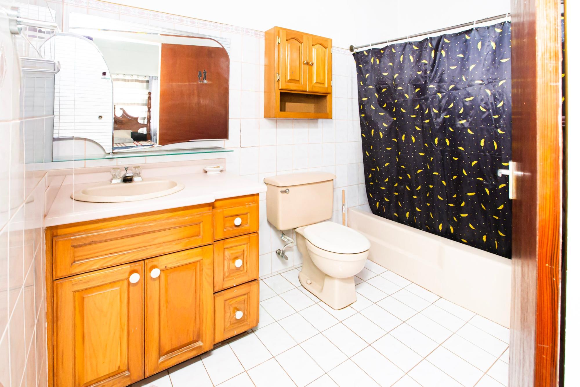 House For Sale: SHIRLEY AVENUE, May Pen | $38,000,000 photo 10