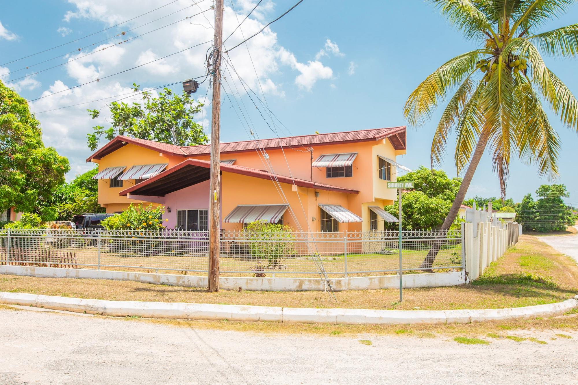 House For Sale: SHIRLEY AVENUE, May Pen | $38,000,000 photo 16