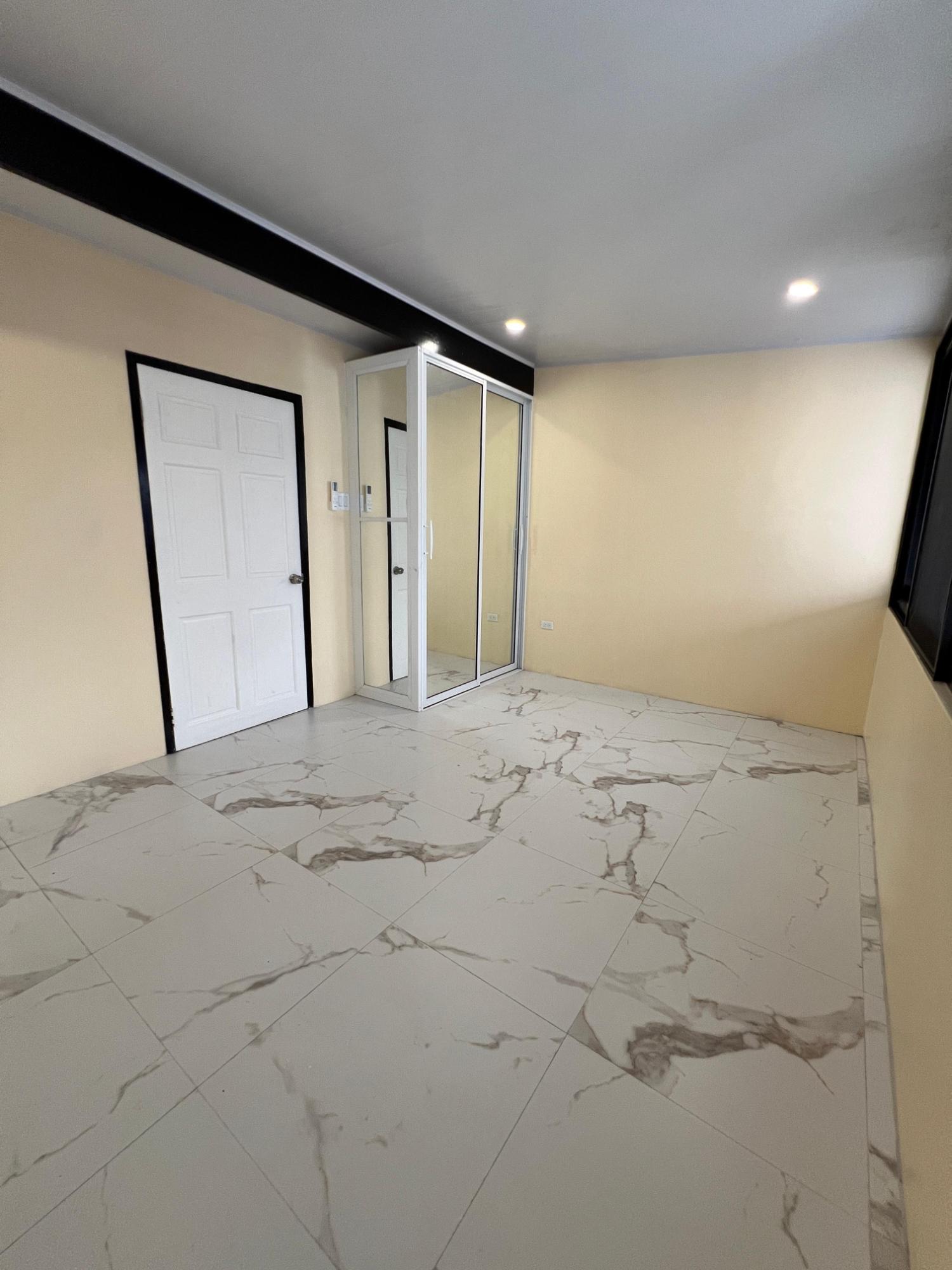 Townhouse For Rent: GALLERY WAY, Kingston 5 | $2,100 photo 5