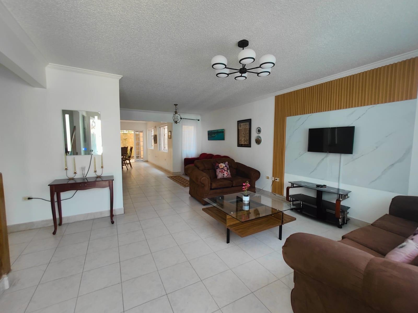 Townhouse For Rent: PORTLANDIA ROAD, Kingston 6 | $1,650 photo 4