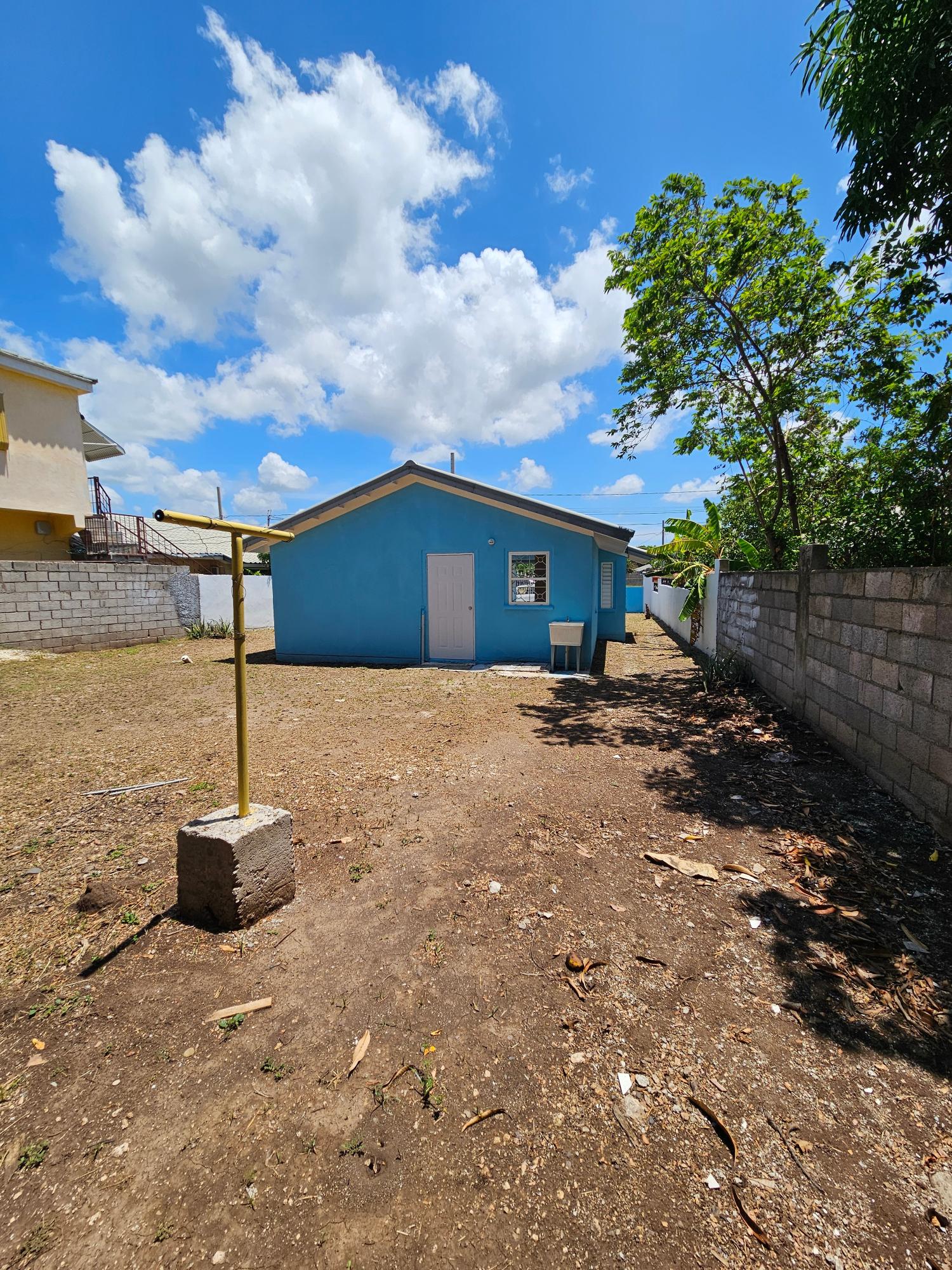 House For Rent: WHITEWING CIRCLE ,OLD HAR, Old Harbour | $90,000 photo 2