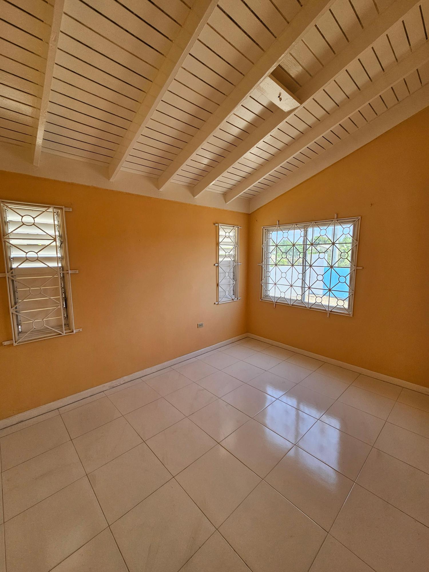 House For Rent: WHITEWING CIRCLE ,OLD HAR, Old Harbour | $90,000 photo 5