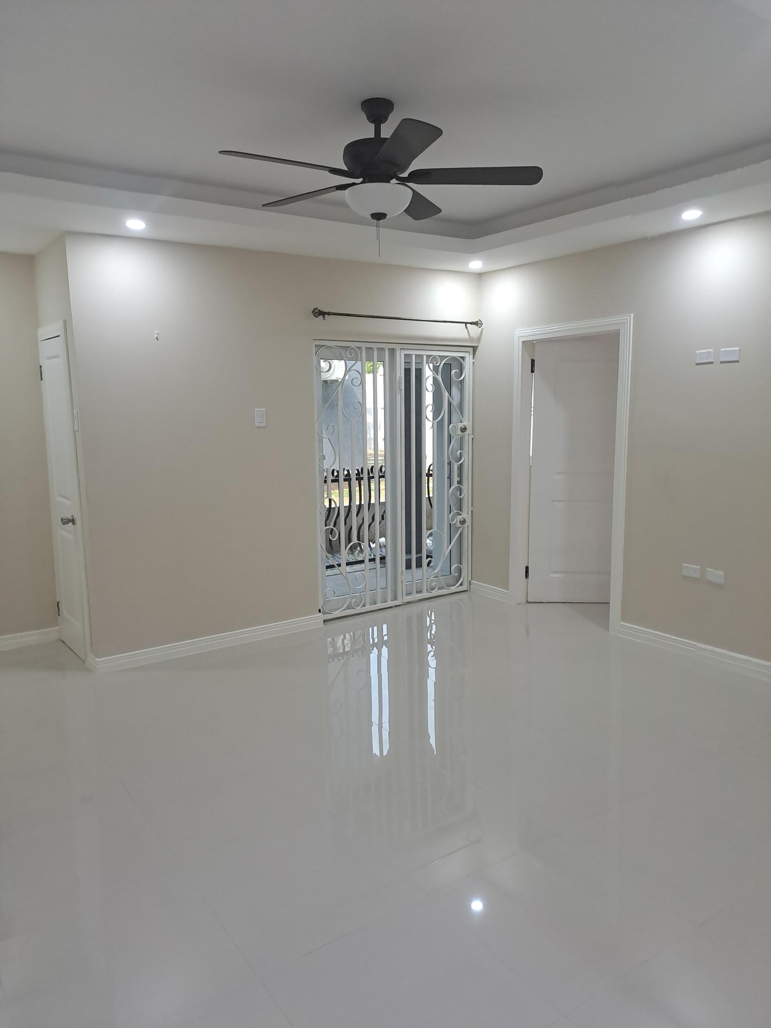 Apartment For Rent: RED HILLS ROAD, Kingston 19 | $200,000 photo 3
