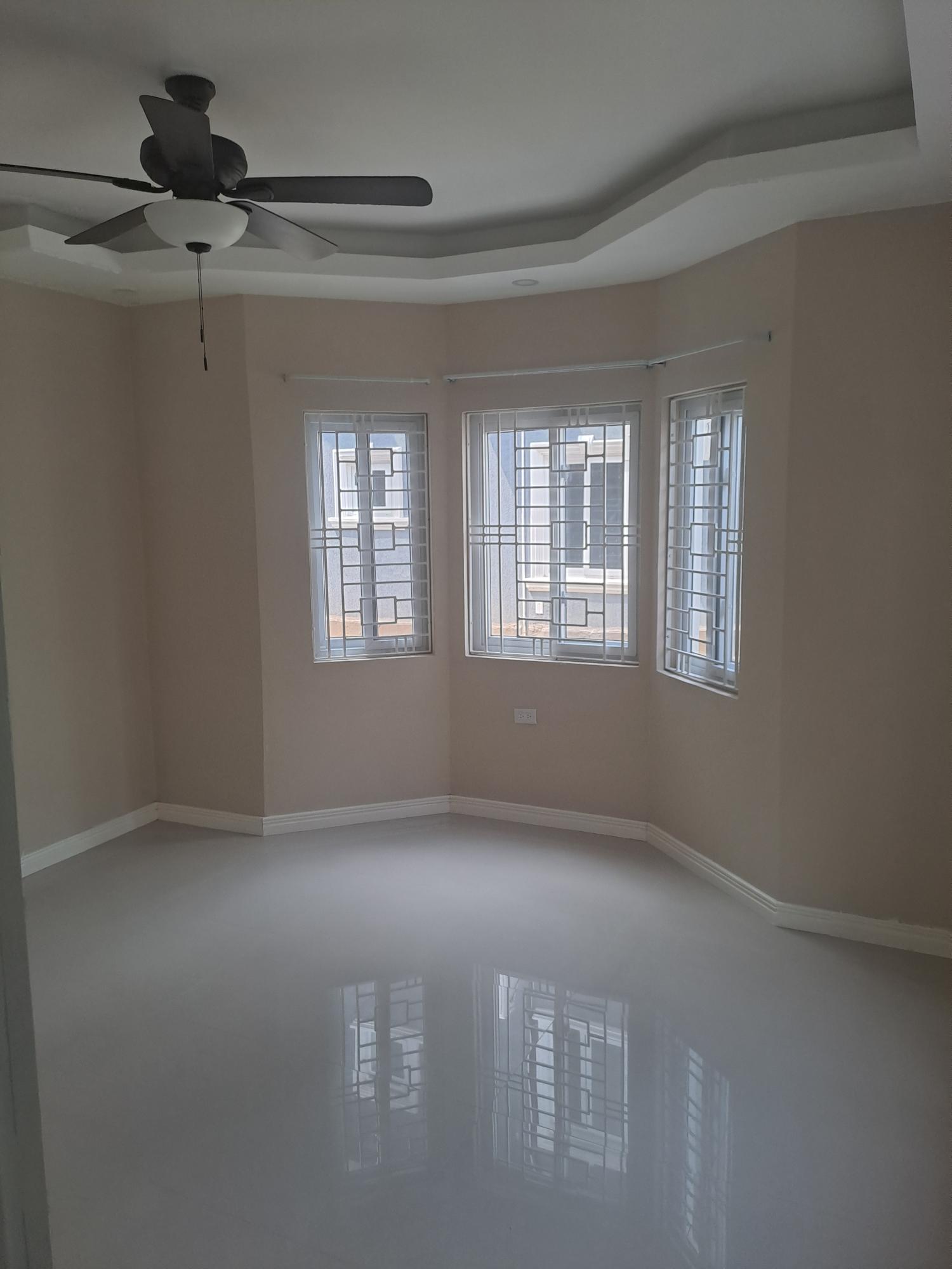 Apartment For Rent: RED HILLS ROAD, Kingston 19 | $200,000 photo 4