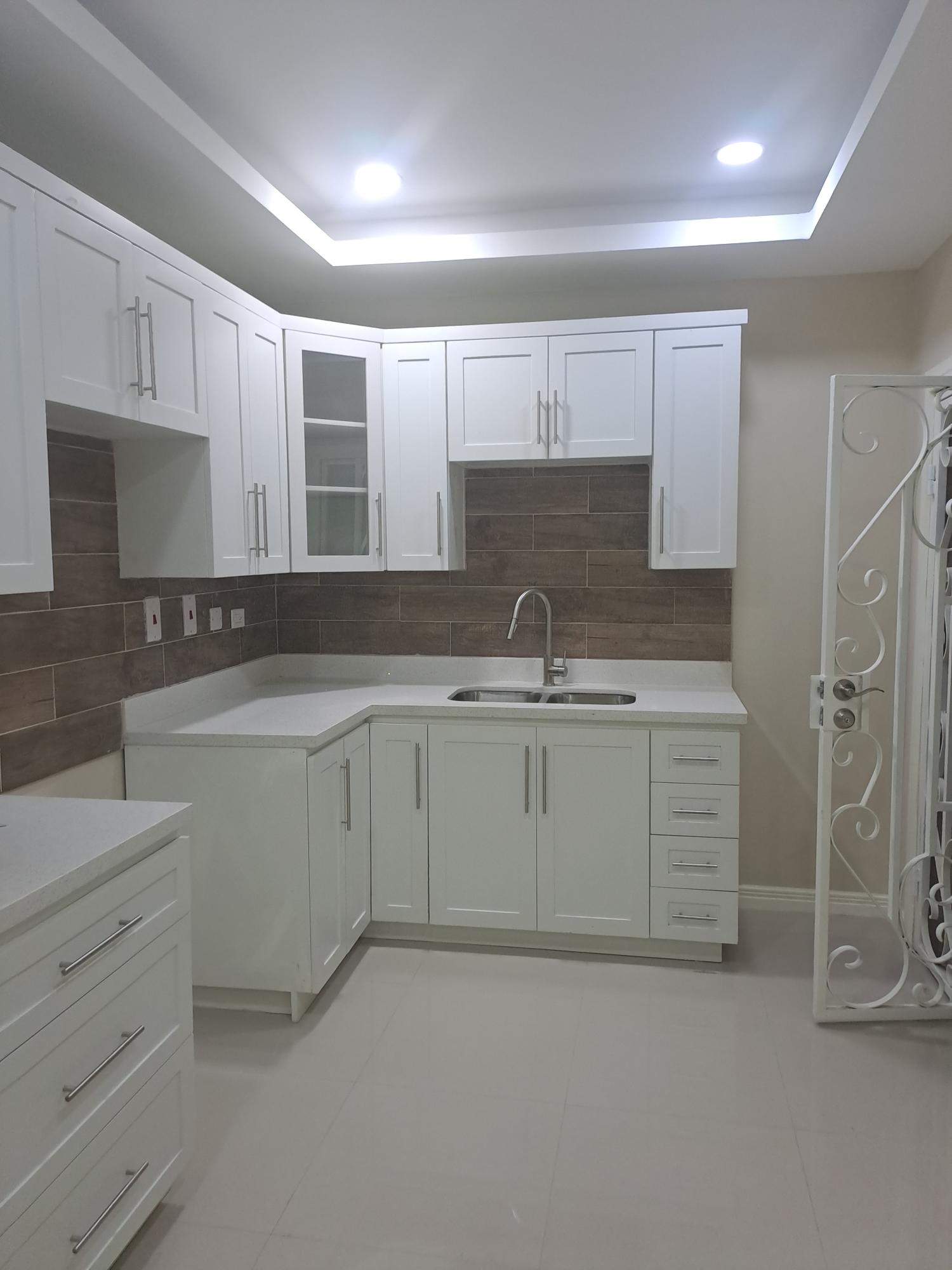 Apartment For Rent: RED HILLS ROAD, Kingston 19 | $200,000 photo 13