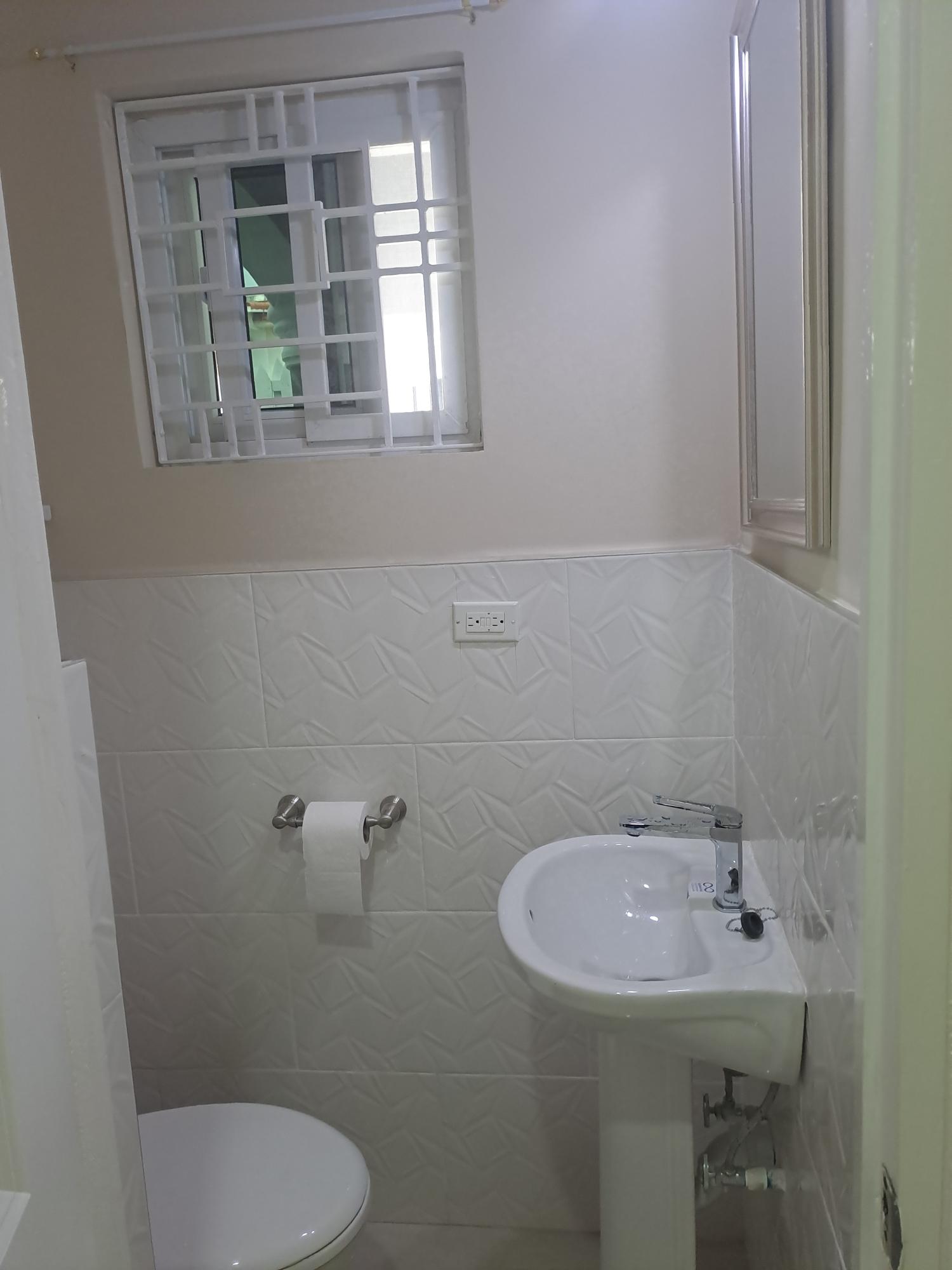 Apartment For Rent: RED HILLS ROAD, Kingston 19 | $200,000 photo 17