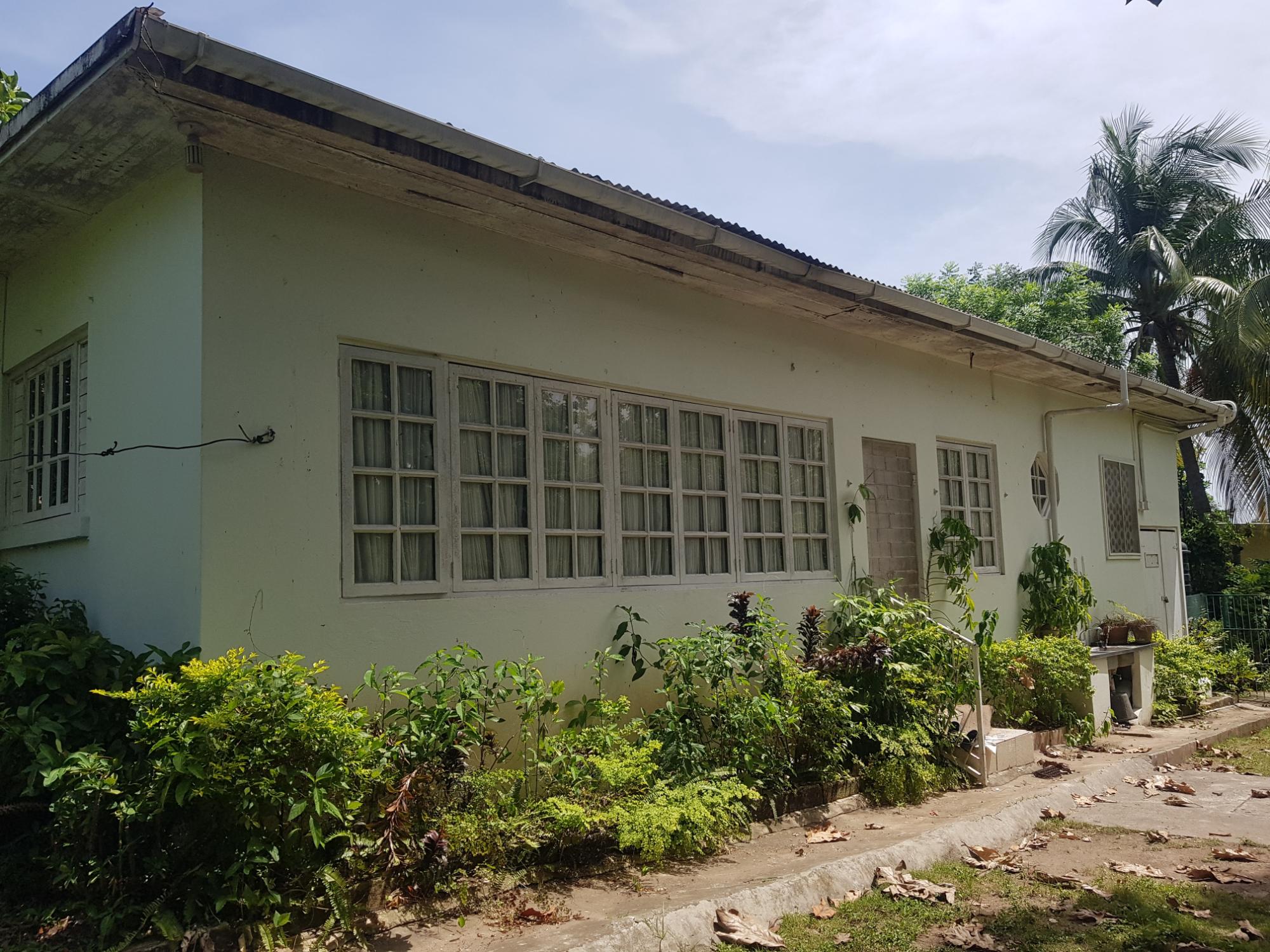 House For Sale: ARMON JONES CRESCENT, Kingston 6 | $600,000 photo 12
