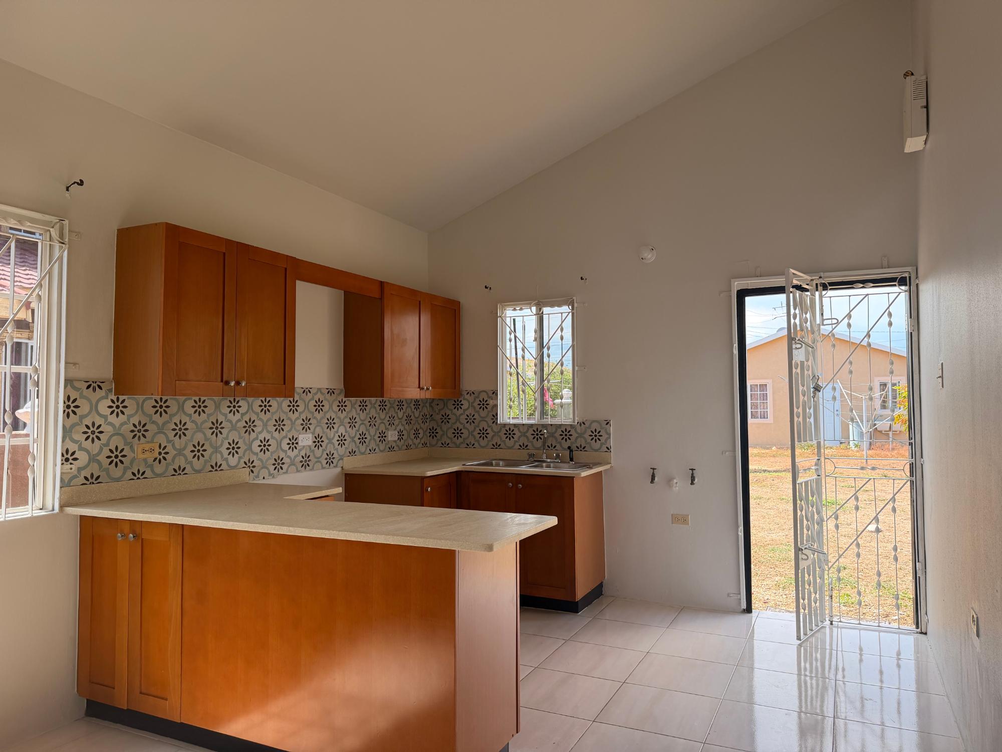 House For Rent: PHOENIX PARK VILLAGE 1, Phoenix Park | $125,000 photo 4