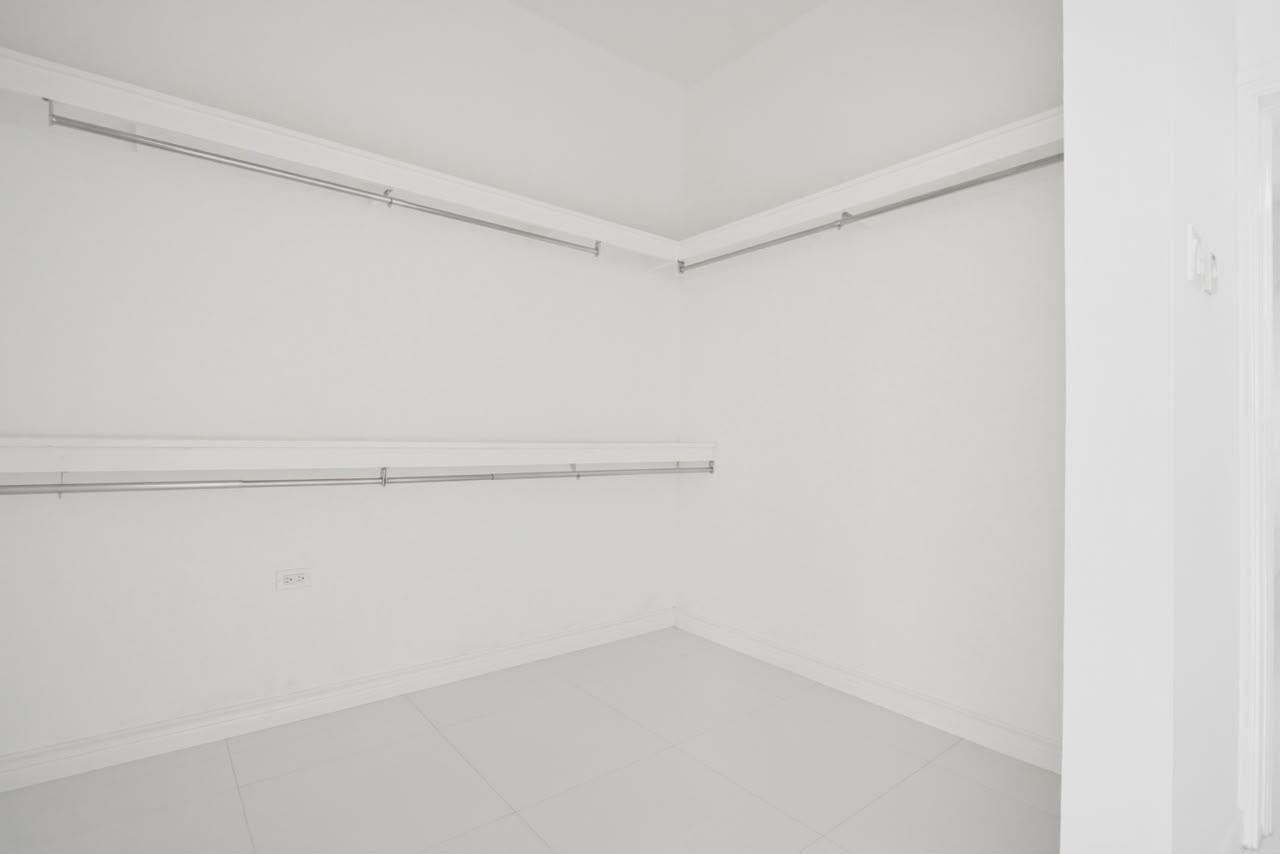 Townhouse For Rent: CHARLTON AVENUE, MANDEVIL, Mandeville | $2,500 photo 6