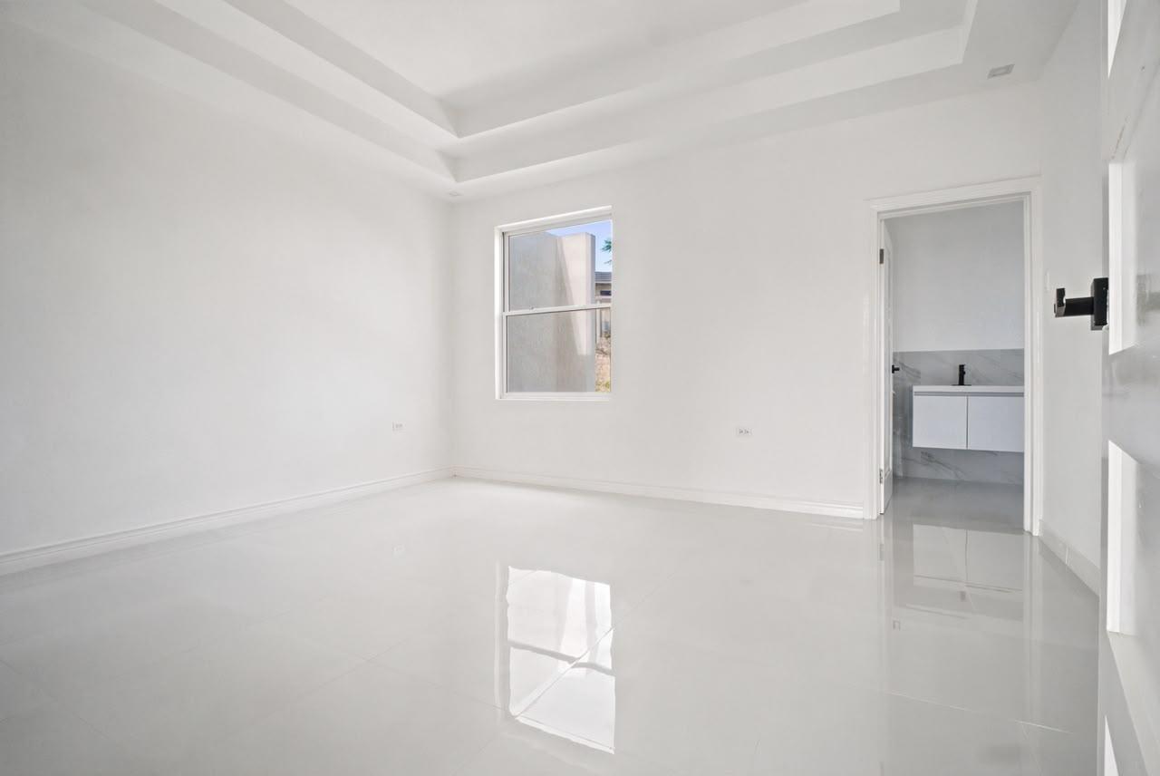 Townhouse For Rent: CHARLTON AVENUE, MANDEVIL, Mandeville | $2,500 photo 15