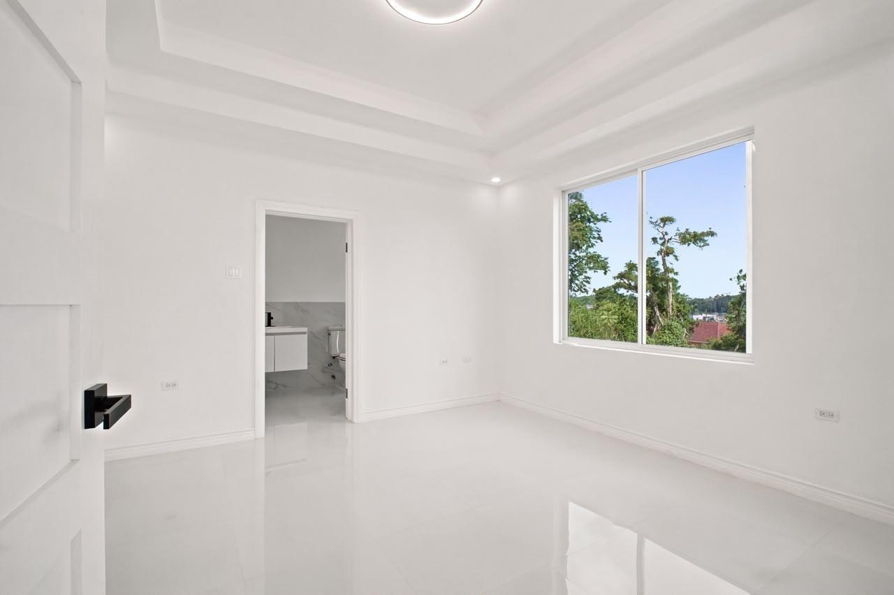 Townhouse For Rent: CHARLTON AVENUE, MANDEVIL, Mandeville | $2,500 photo 18