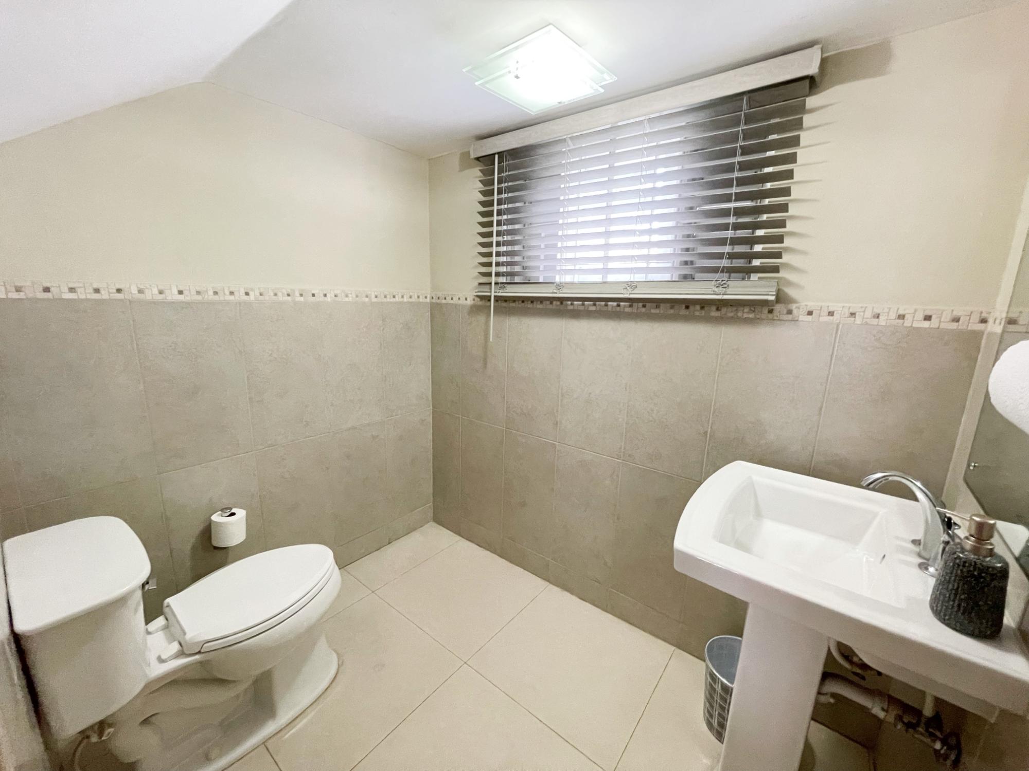 House For Rent: CHERRY GARDEN DRIVE, Kingston 8 | $4,600 photo 8