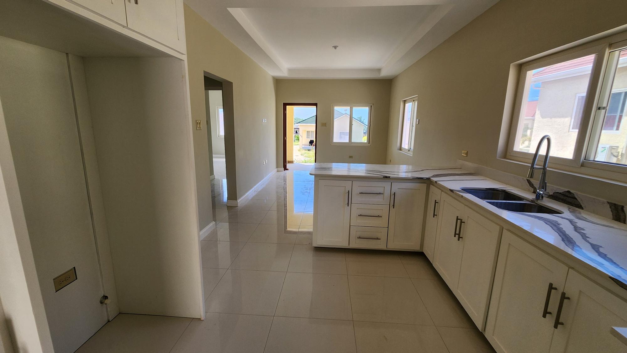 House For Rent: LANCEWOOD MEADOWS, Ocho Rios | $150,000 photo 7