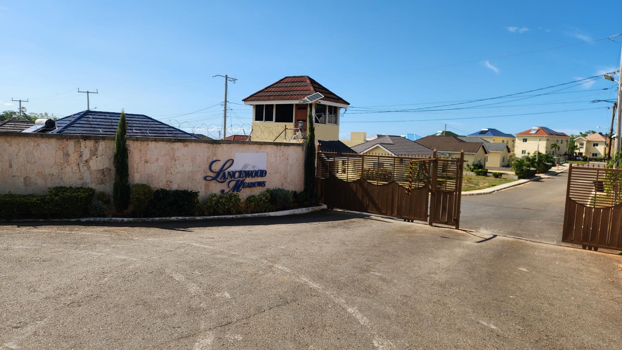 House For Rent: LANCEWOOD MEADOWS, Ocho Rios | $150,000 photo 23