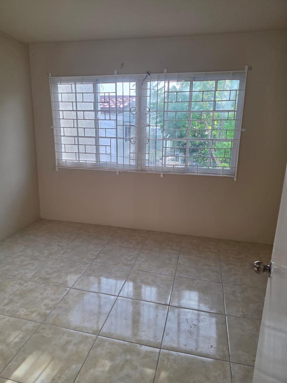 Townhouse For Rent: LIGNUM WAY, BARBICAN TERR, Kingston 6 | $150,000 photo 7
