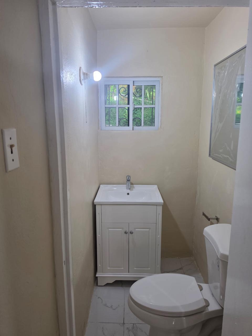 Townhouse For Rent: LIGNUM WAY, BARBICAN TERR, Kingston 6 | $150,000 photo 8
