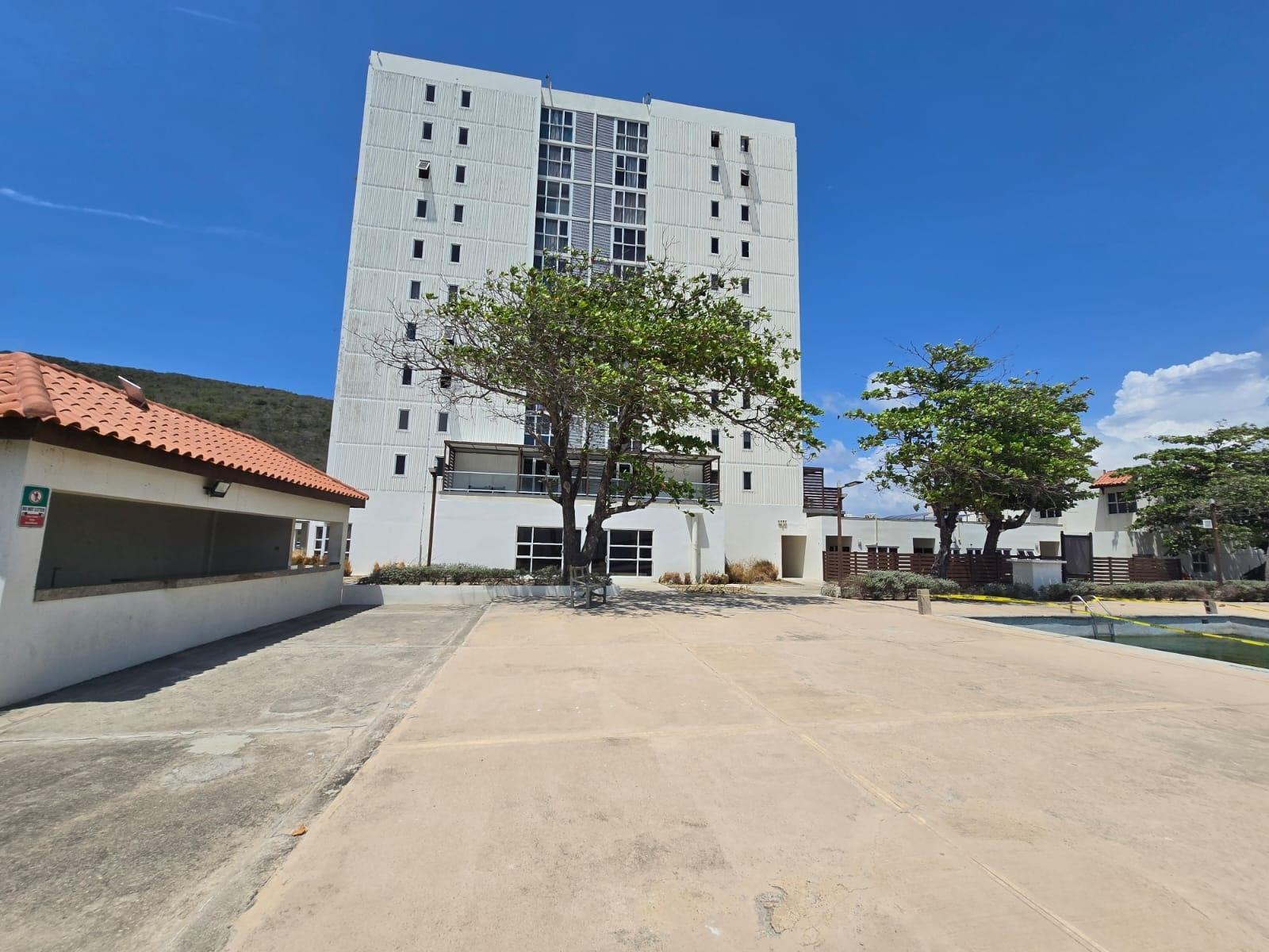 Apartment For Sale: BAY FRONT APARTMENT, Port Henderson | $33,000,000 photo 2