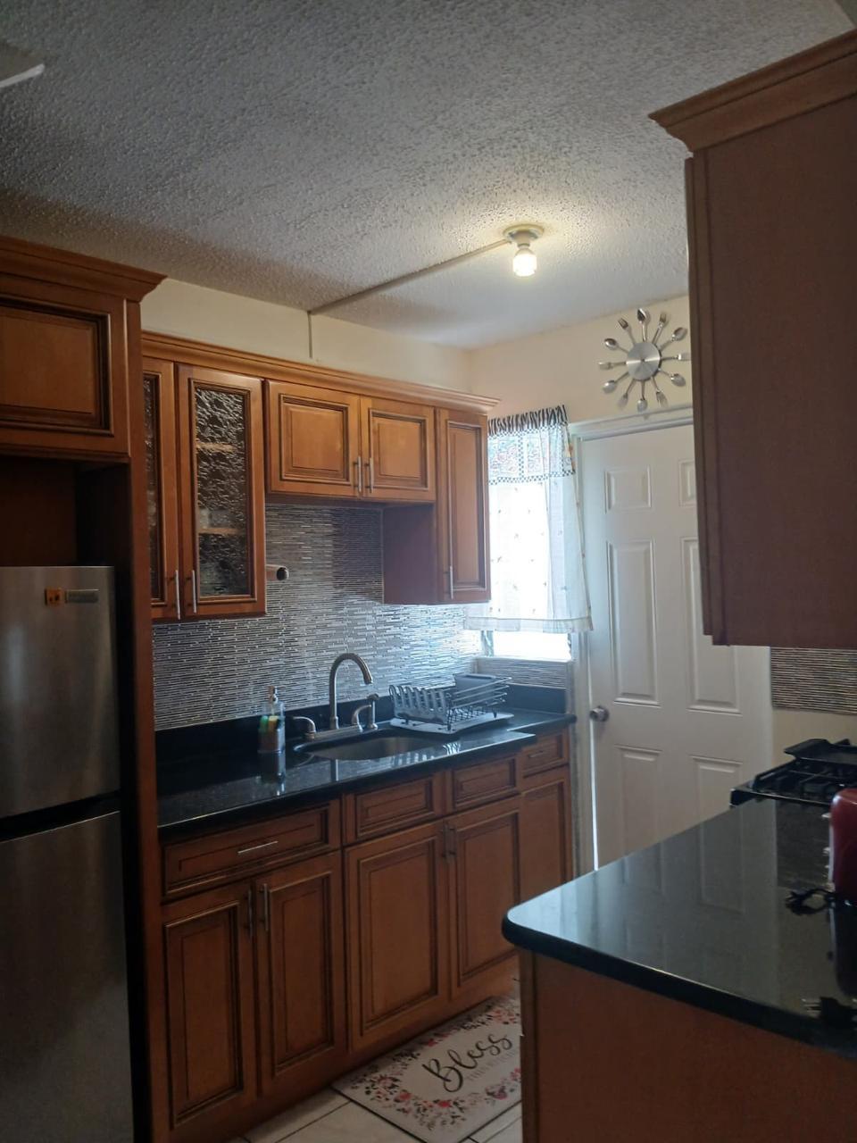 Townhouse For Rent: PERKINS PLACE, Kingston 19 | $160,000 photo 2