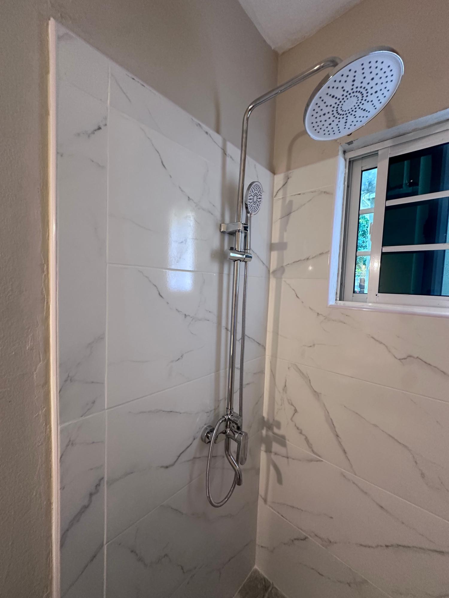 Apartment For Rent: WESTGATE HILLS, Westgate Hills | $110,000 photo 4
