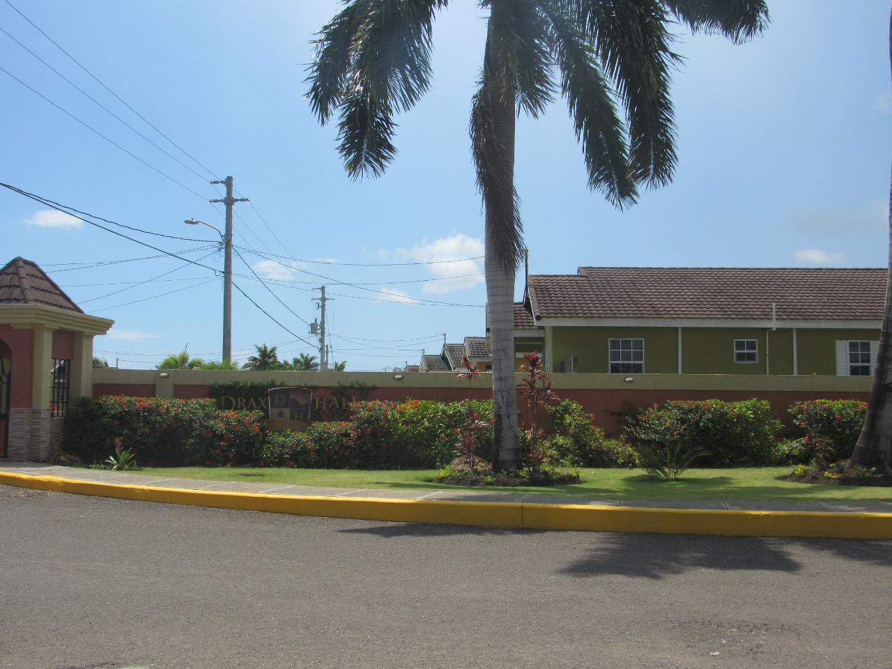 House For Rent: CALABASH BOULEVARD, St. Ann@~apos;s Bay | $1,500 photo 2