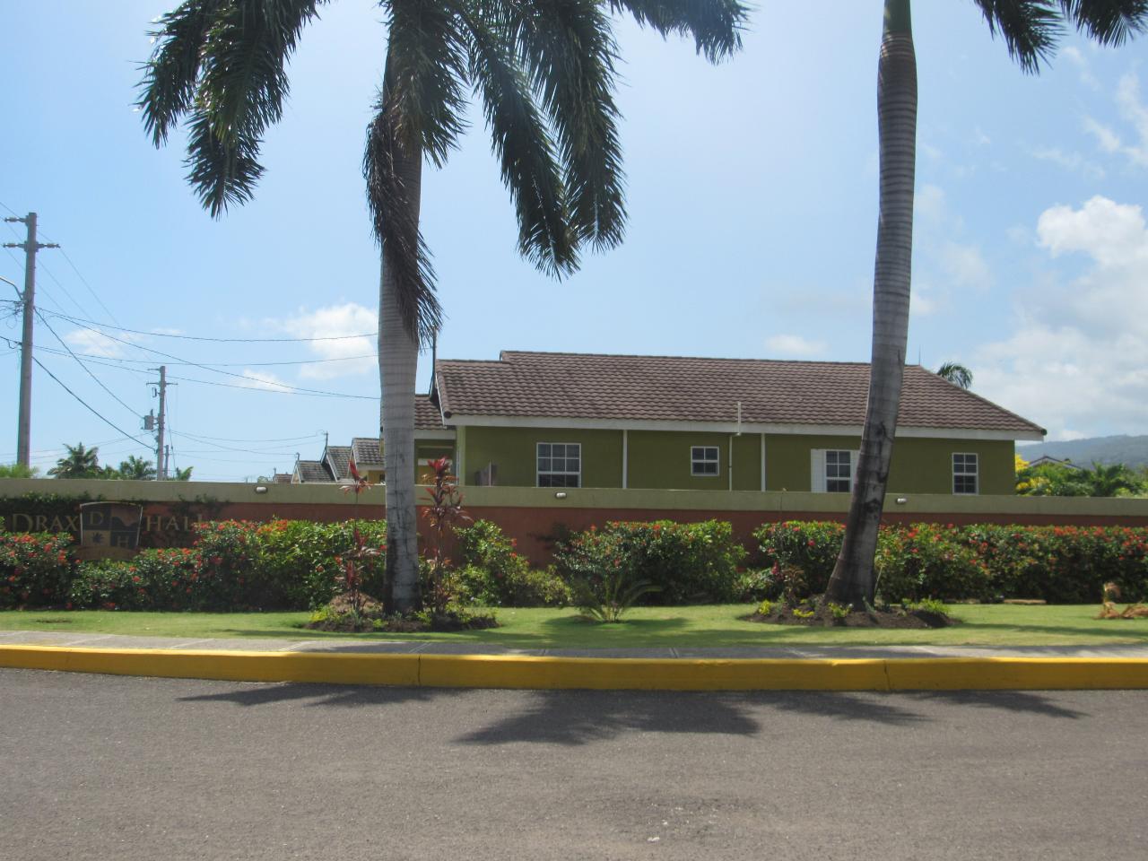 House For Rent: CALABASH BOULEVARD, St. Ann@~apos;s Bay | $1,500 photo 3