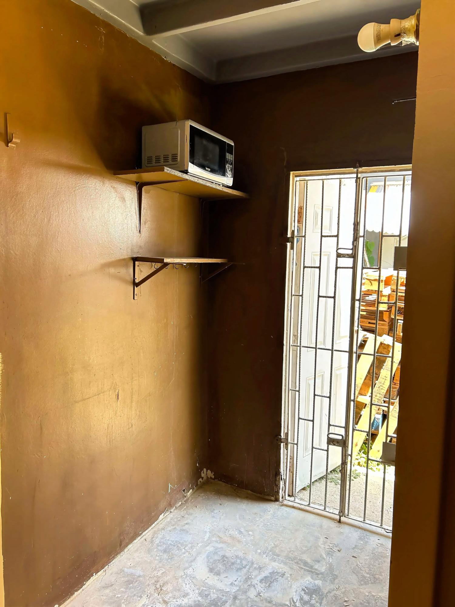 House For Sale: EAST KENSINGTON GREATER P, Greater Portmore | $14,000,000 photo 8