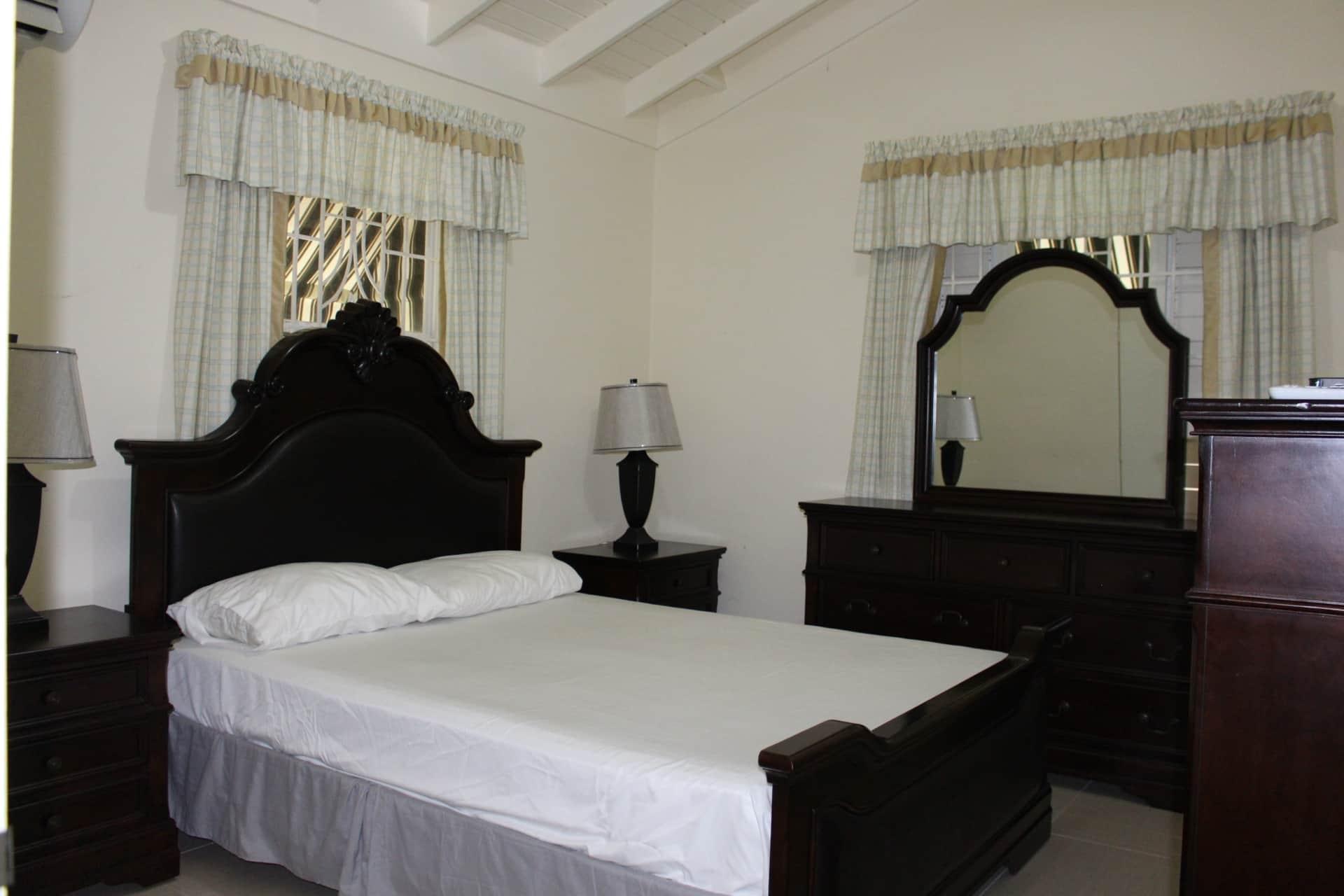 House For Rent: DRAX HALL COUNTRY CLUB, Drax Hall Estate | $2,500 photo 9
