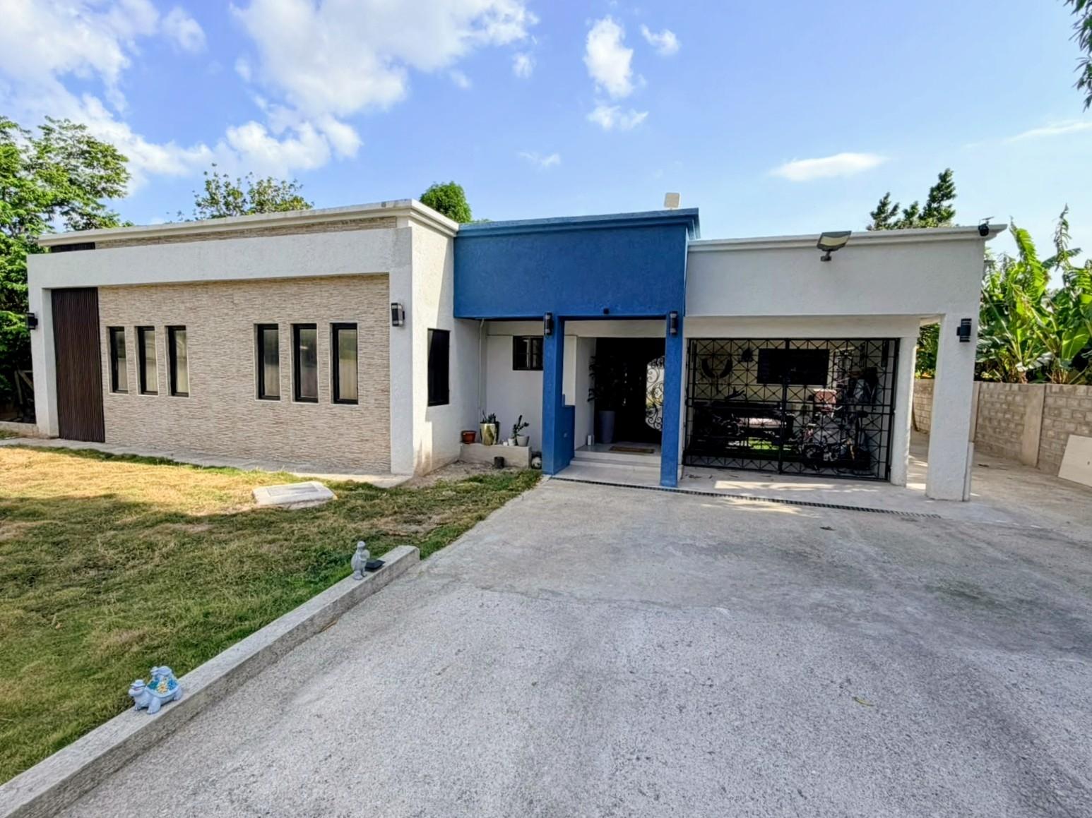 Apartment For Rent: HILLVIEW TERRACE, Kingston 19 | $1,000