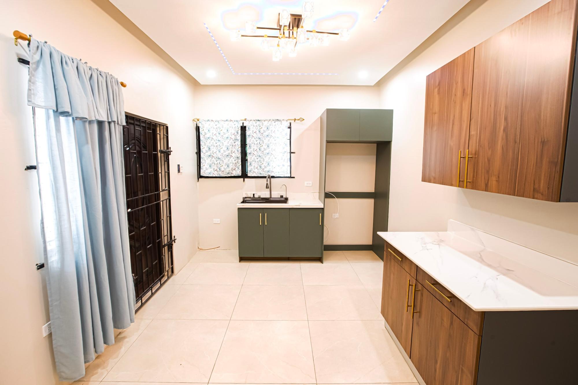 Apartment For Rent: HILLVIEW TERRACE, Kingston 19 | $1,000 photo 3