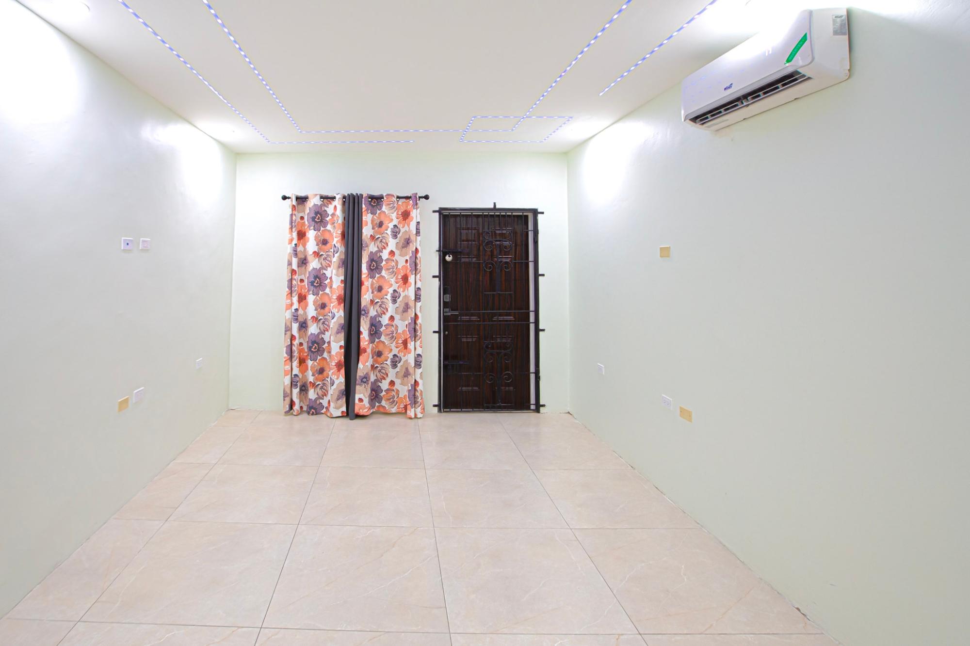 Apartment For Rent: HILLVIEW TERRACE, Kingston 19 | $1,000 photo 6