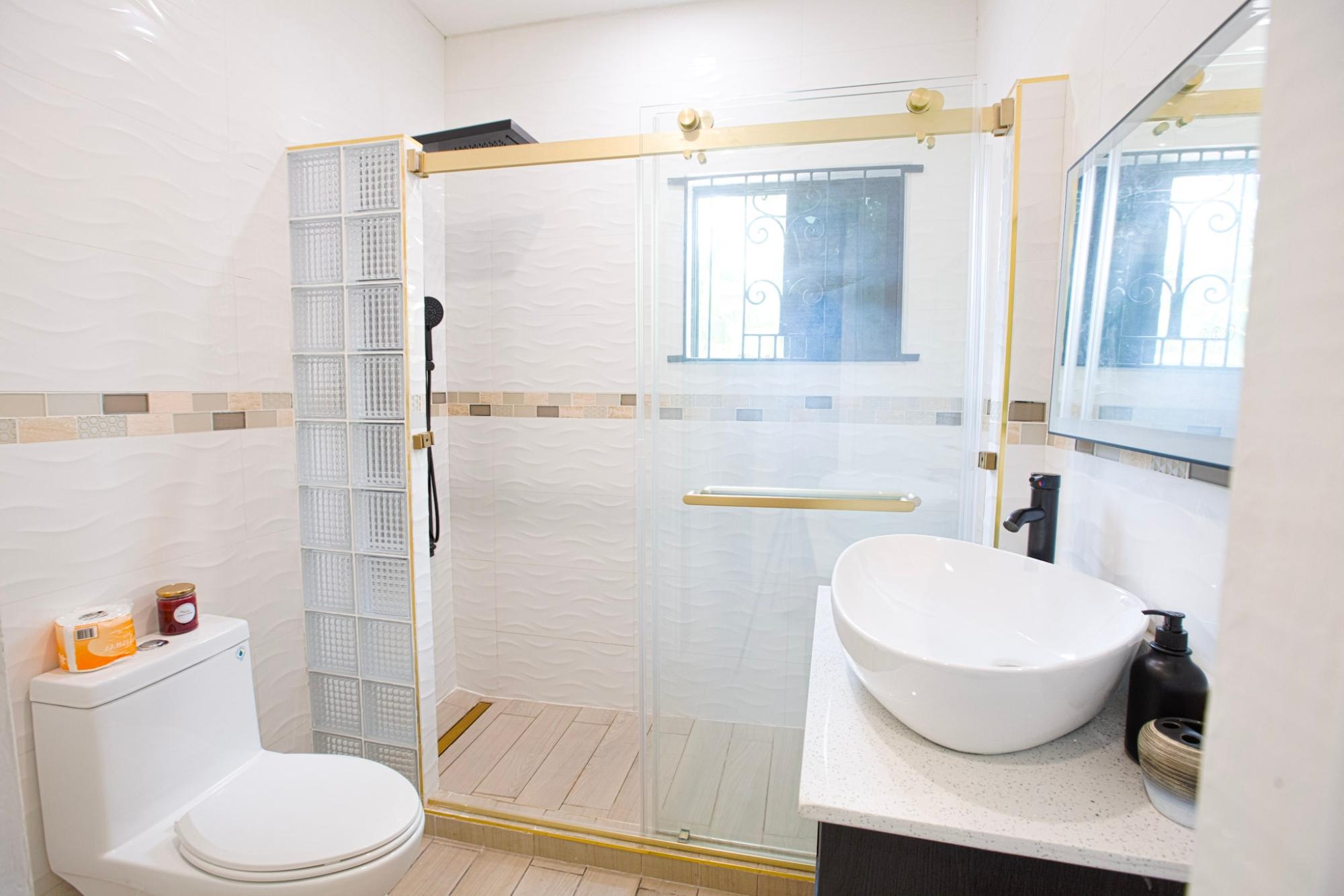 Apartment For Rent: HILLVIEW TERRACE, Kingston 19 | $1,000 photo 7