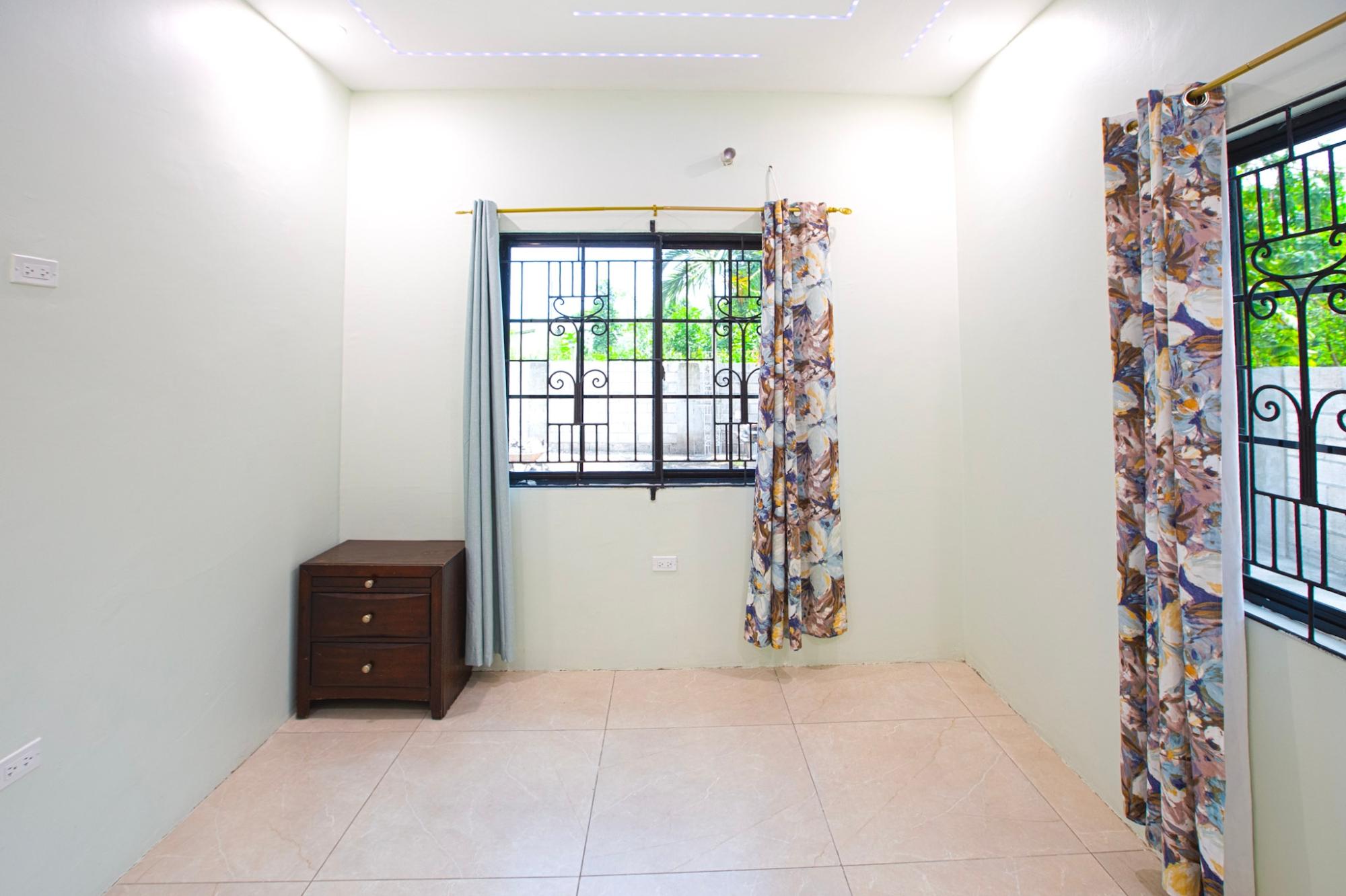 Apartment For Rent: HILLVIEW TERRACE, Kingston 19 | $1,000 photo 8