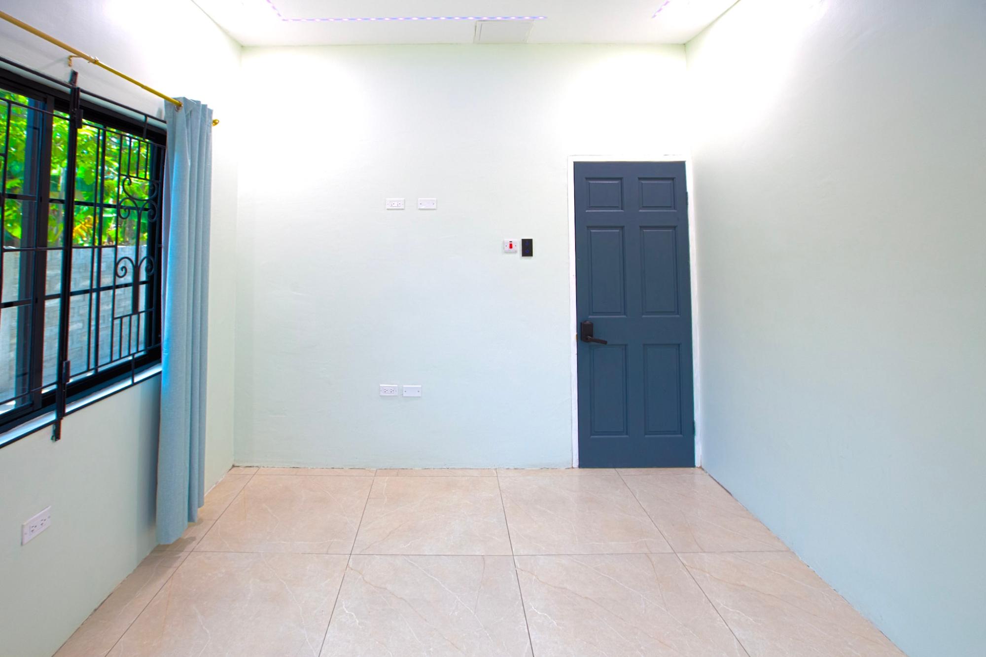 Apartment For Rent: HILLVIEW TERRACE, Kingston 19 | $1,000 photo 9