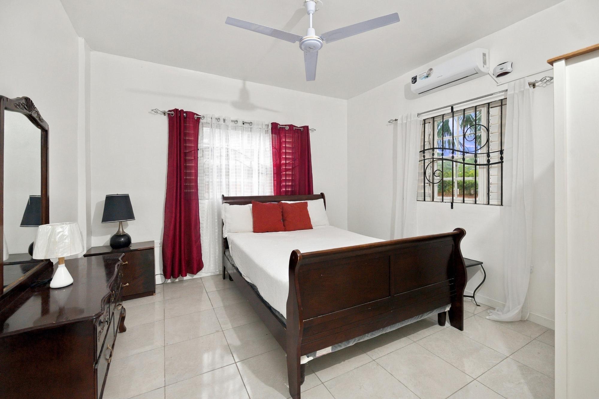 Apartment For Rent: EMERALD ESTATE, TOWER ISL, Tower Isle | $800 photo 4