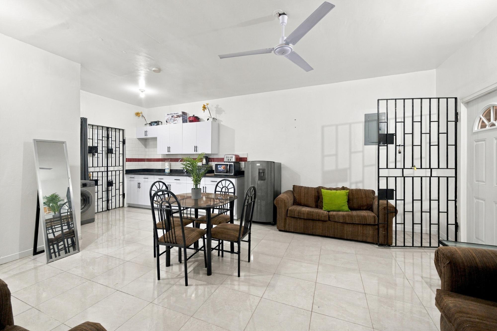 Apartment For Rent: EMERALD ESTATE, TOWER ISL, Tower Isle | $800 photo 5