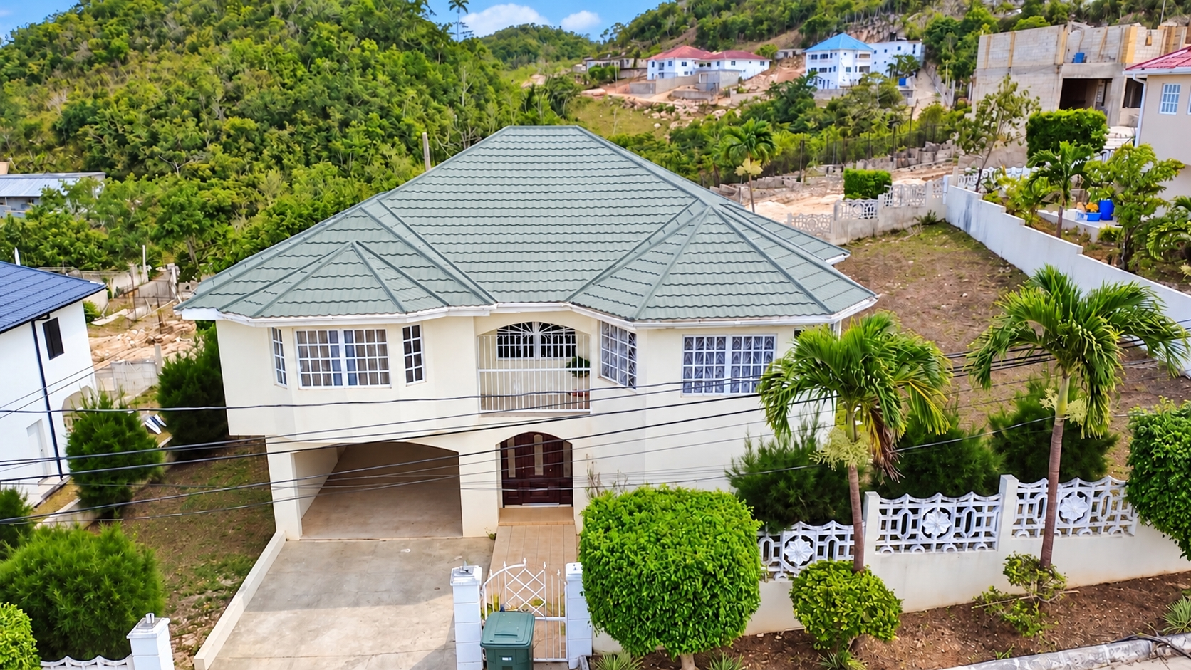 House For Sale: LOGWOOD MEWS HATFIELD, Mandeville | $38,500,000 photo 2