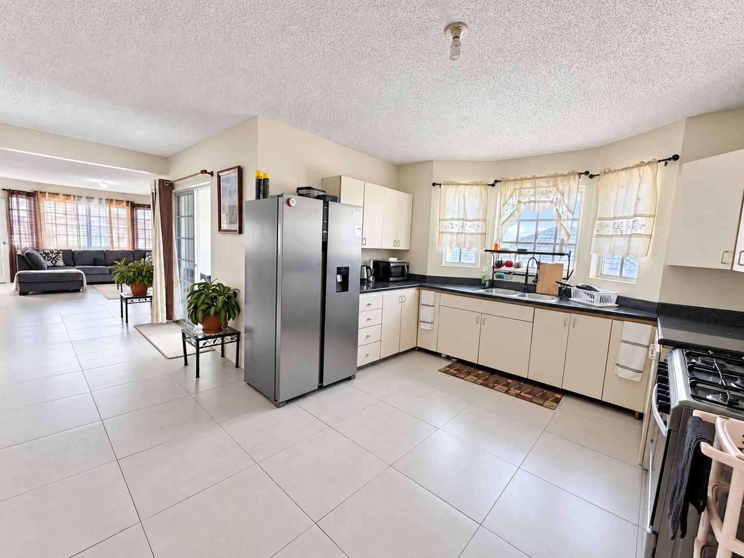 House For Sale: LOGWOOD MEWS HATFIELD, Mandeville | $38,500,000 photo 10