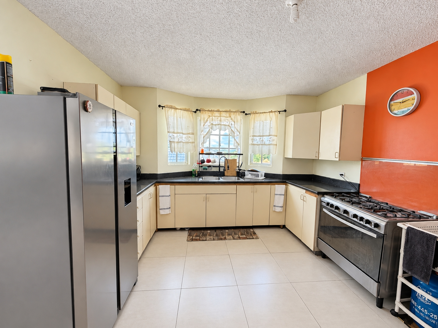 House For Sale: LOGWOOD MEWS HATFIELD, Mandeville | $38,500,000 photo 11