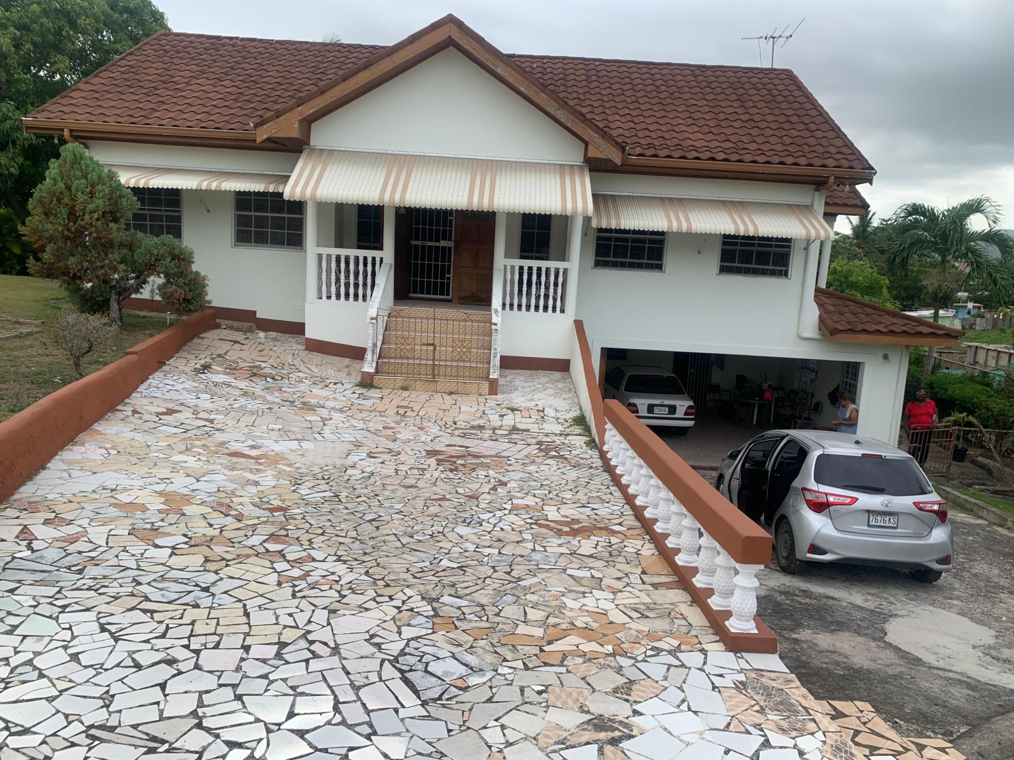 House For Sale: BUCHAVEN MAYPEN, May Pen | $49,000,000