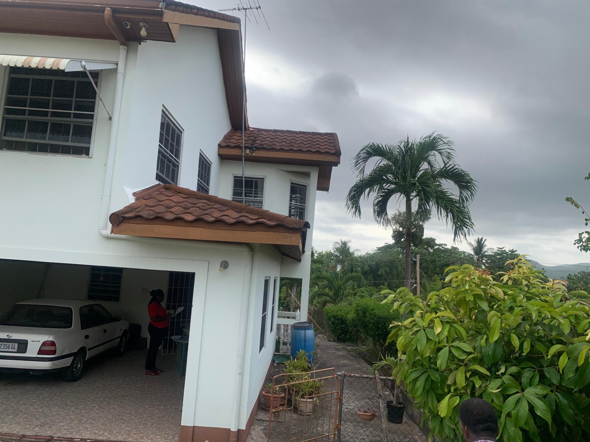 House For Sale: BUCHAVEN MAYPEN, May Pen | $49,000,000 photo 2