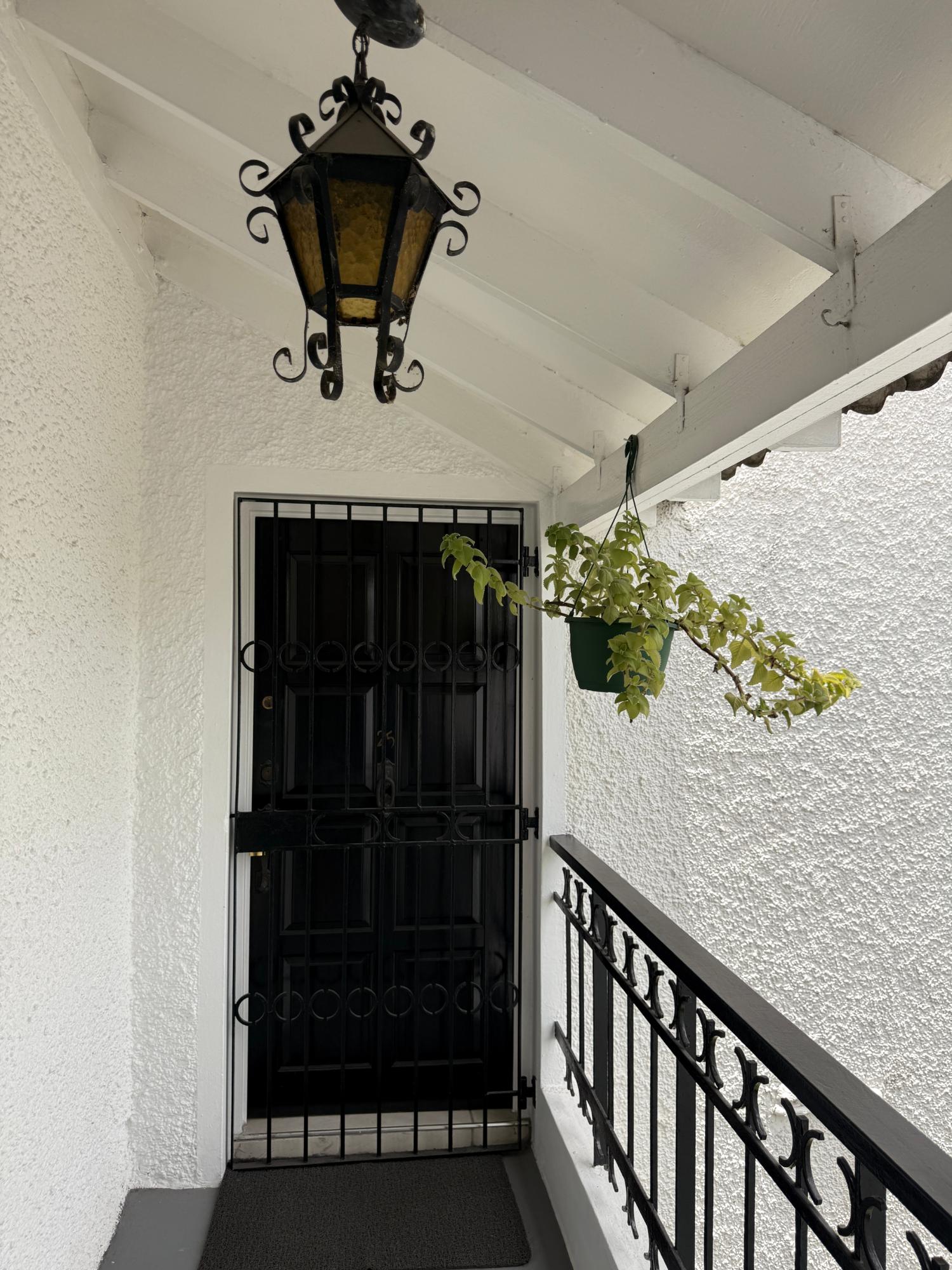 Apartment For Rent: WELWYN AVENUE, Kingston 6 | $1,850 photo 2
