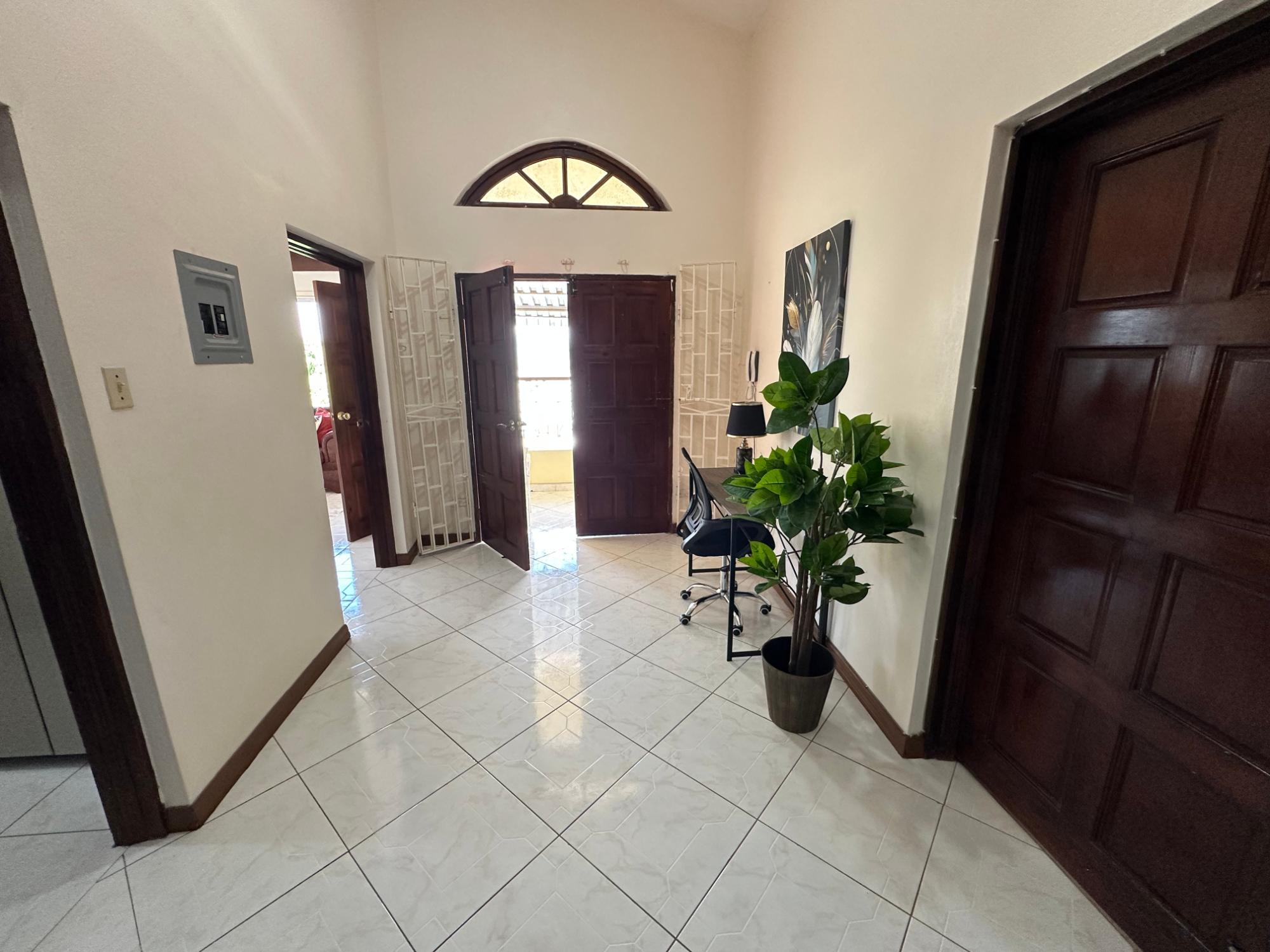 Apartment For Rent: BLYTHWOOD DRIVE, Kingston 6 | $160,000 photo 3