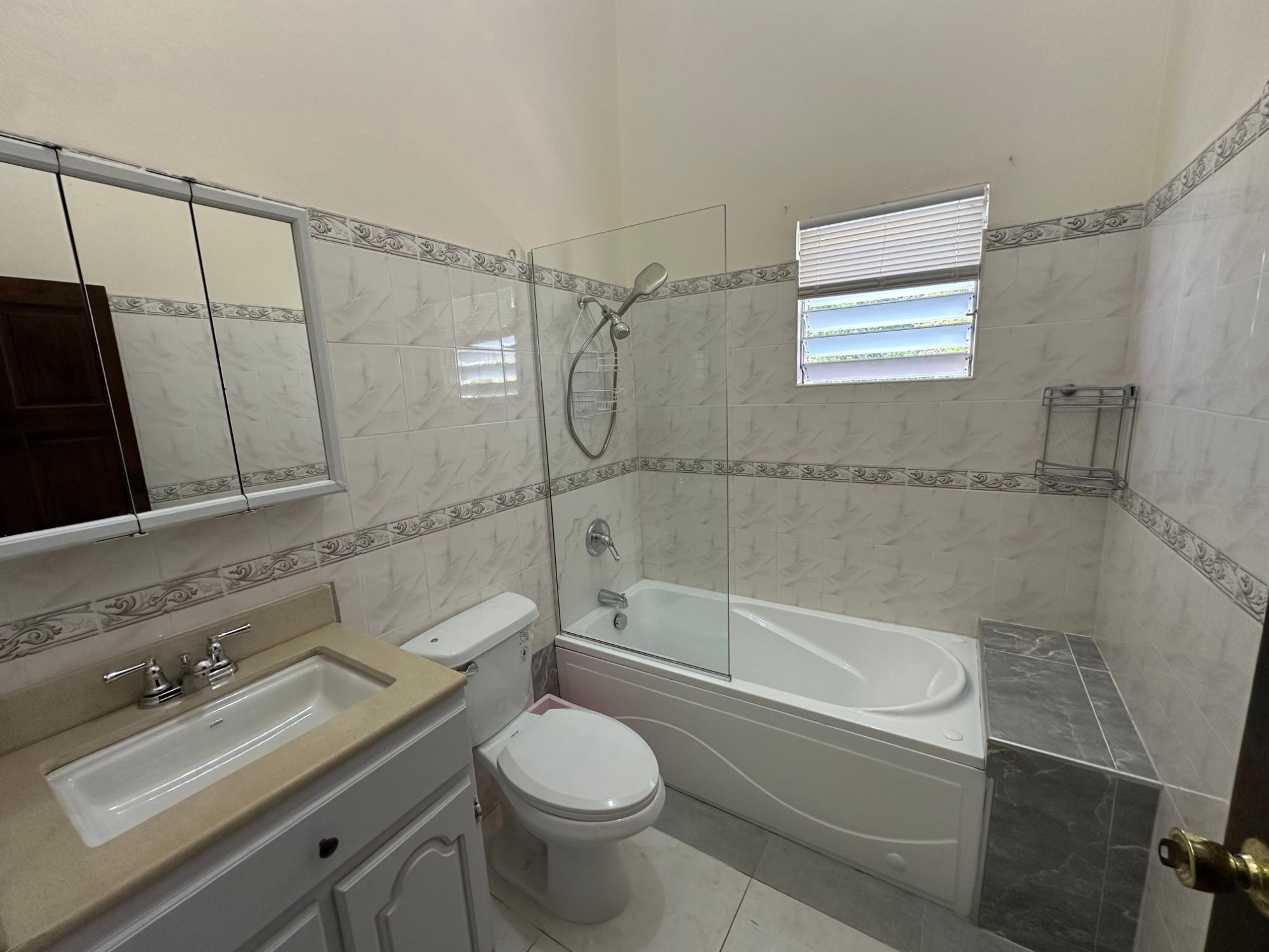 Apartment For Rent: BLYTHWOOD DRIVE, Kingston 6 | $160,000 photo 11