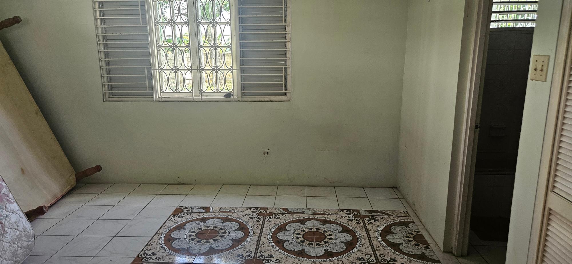 House For Sale: GLENAIR BLVD CHANTILLY, SAVANNA LA MAR | $485,000 photo 12