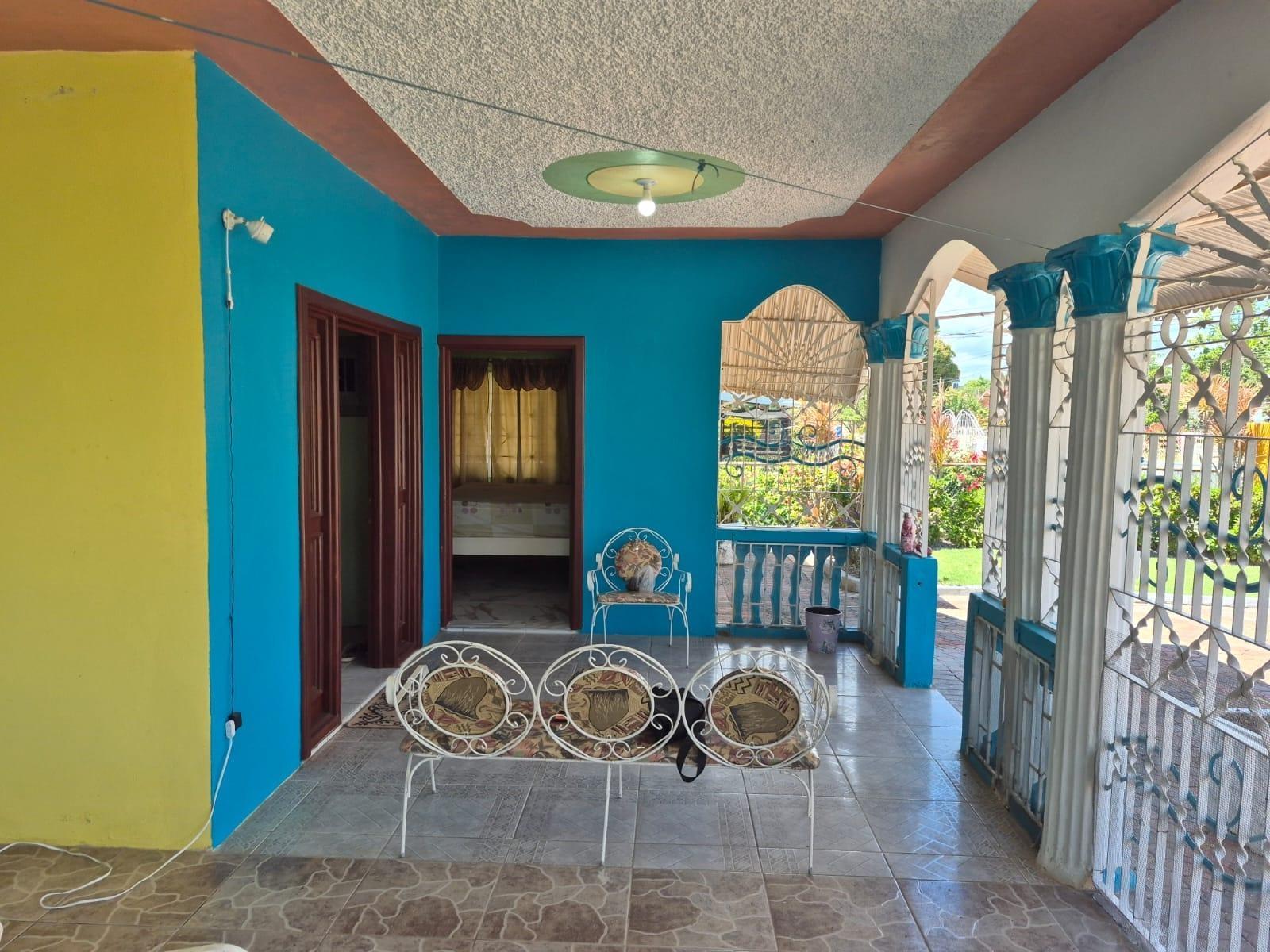 House For Sale: HARTWELL GARDENS, May Pen | $39,500,000 photo 5