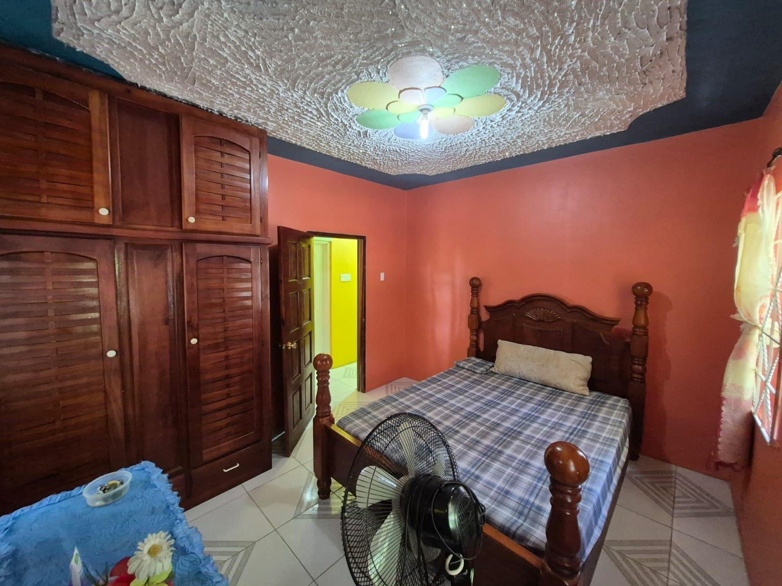 House For Sale: HARTWELL GARDENS, May Pen | $39,500,000 photo 17