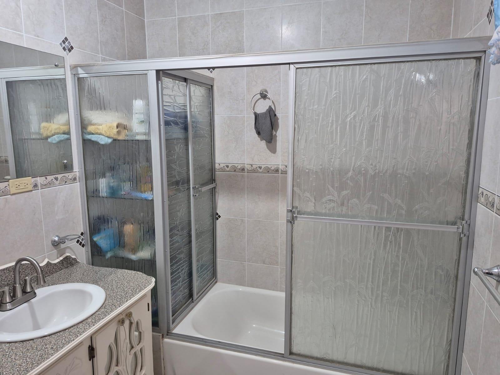 House For Sale: HARTWELL GARDENS, May Pen | $39,500,000 photo 21