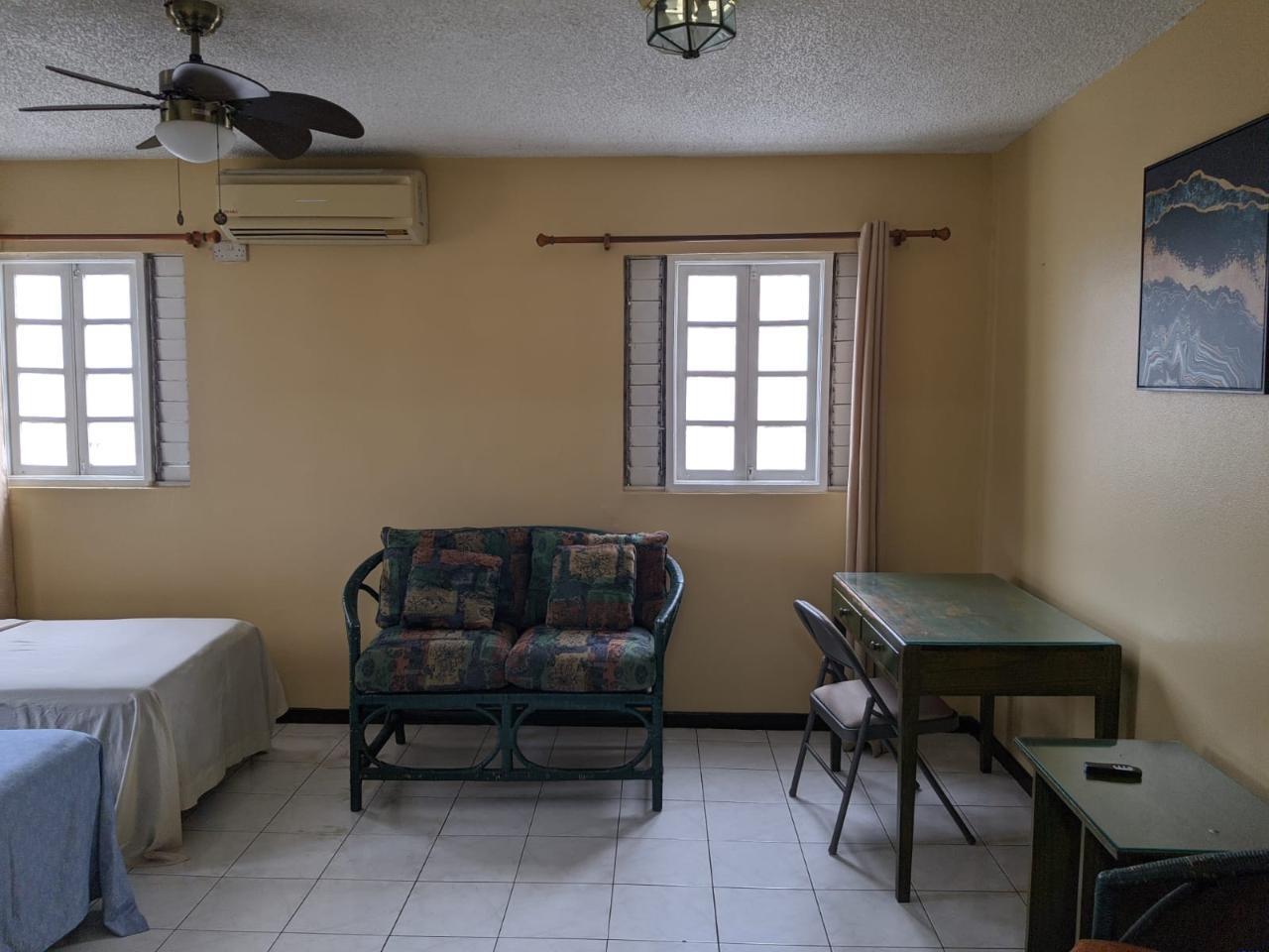 Apartment For Rent: CONSTANT SPRING ROAD, Constant Spring P.O. | $120,000 photo 3