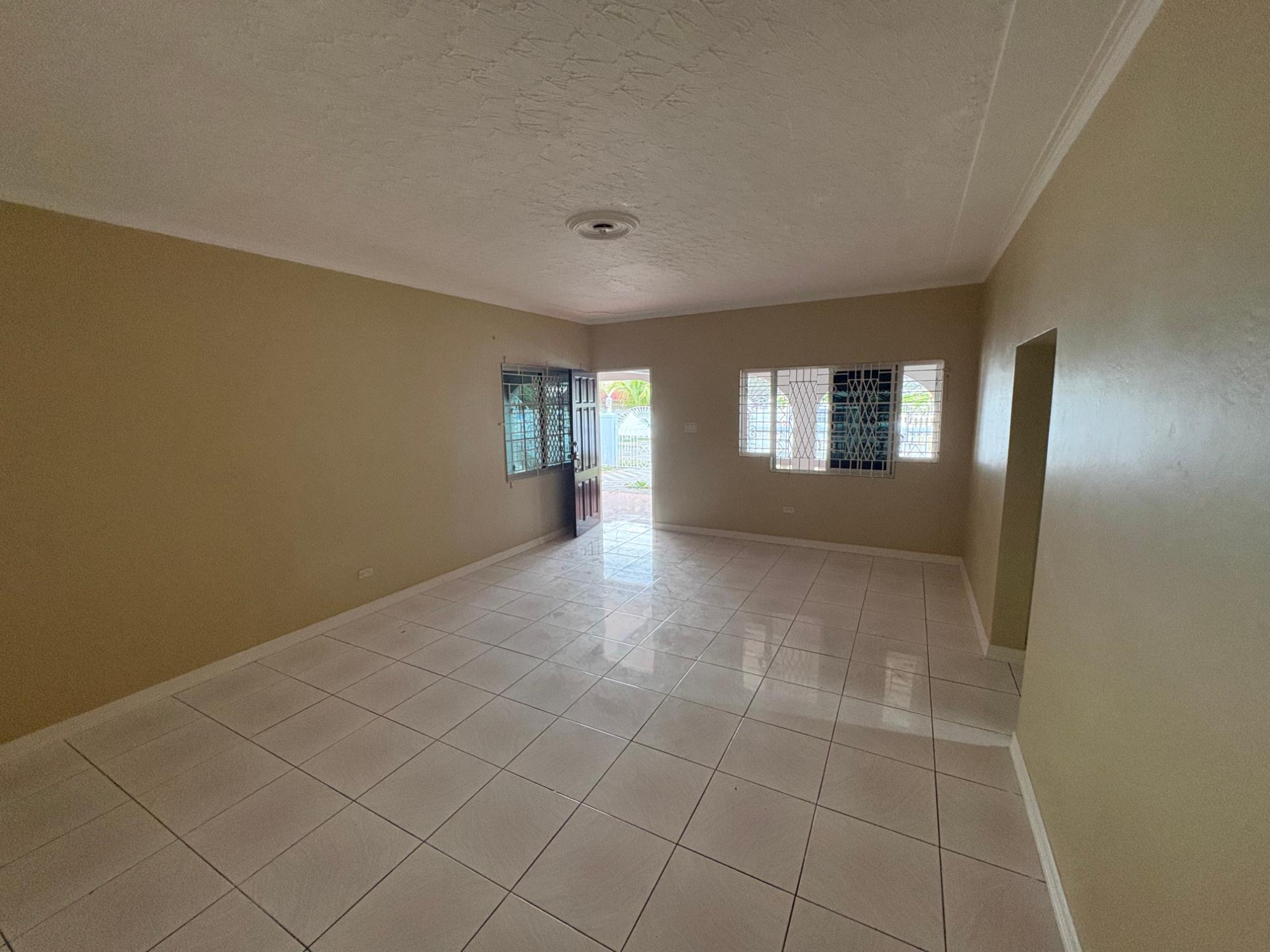 House For Rent: CANDLELIGHT CRESCENT, Kingston 19 | $130,000 photo 9