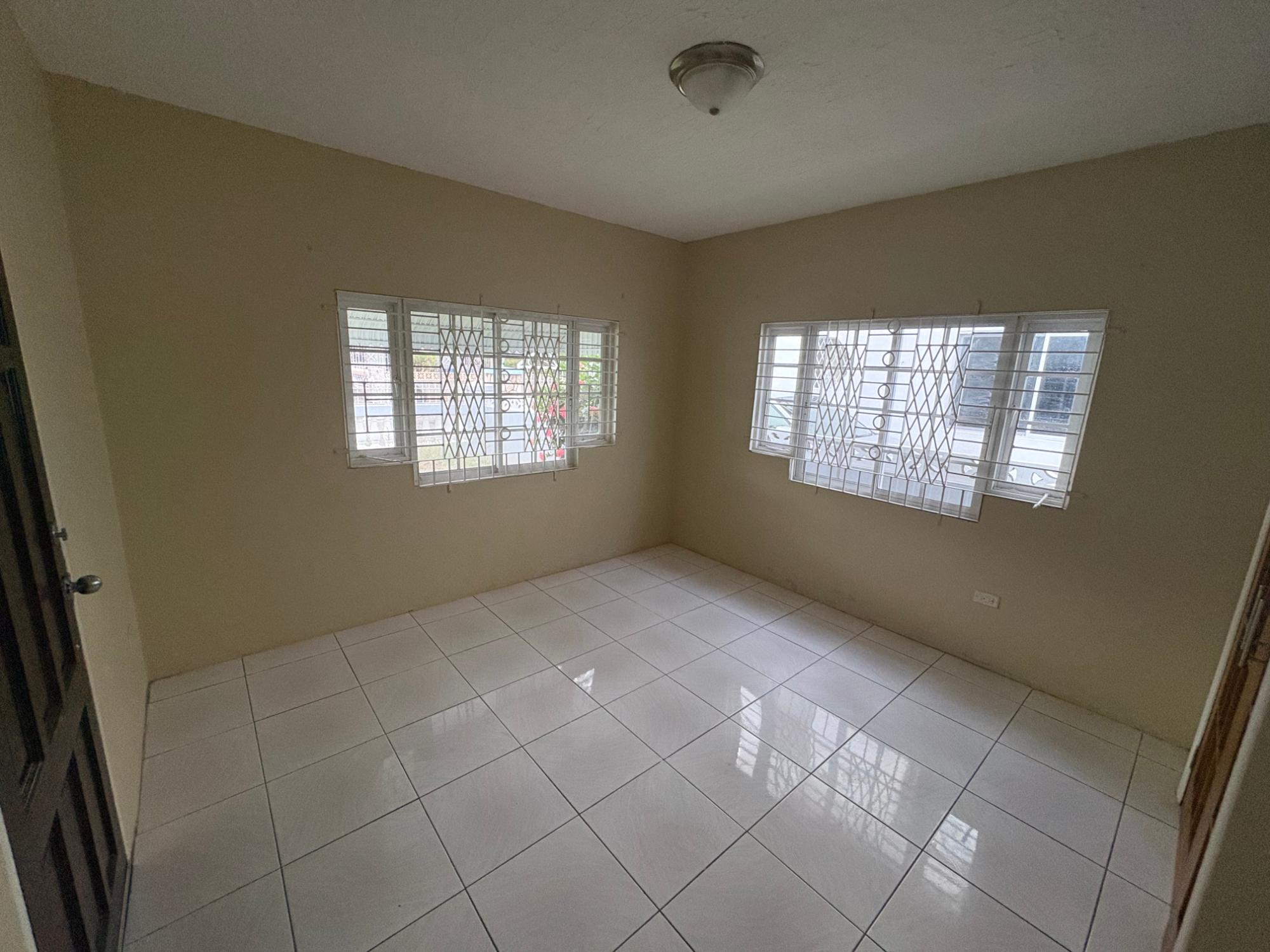 House For Rent: CANDLELIGHT CRESCENT, Kingston 19 | $130,000 photo 10